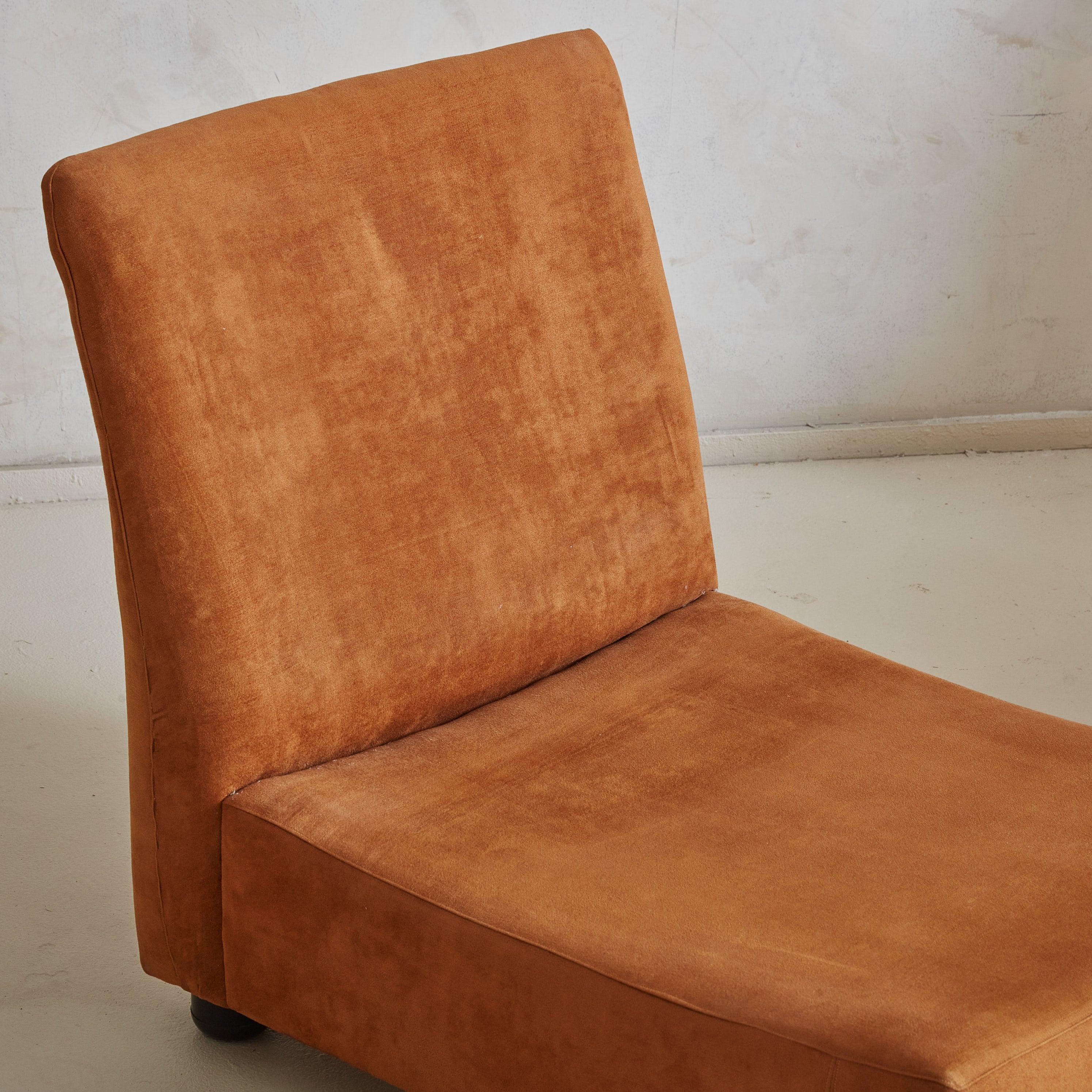 Tissu Paire de chaises longues italiennes brun clair à motif de grille, années 1970 en vente