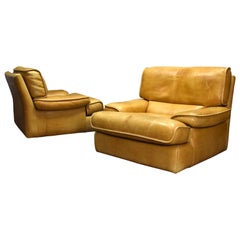 Vintage Pair of Italian Tan Leather Club Lounge Armchairs, circa 1970