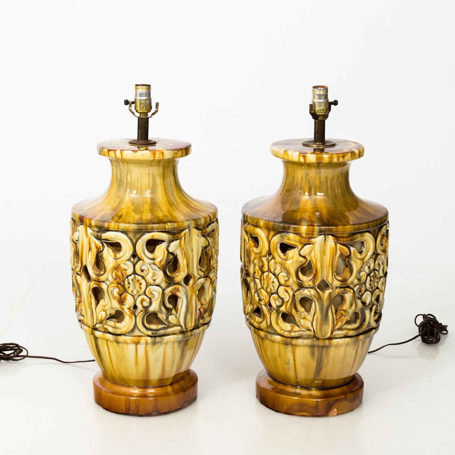 Pair of Italian Terracotta Midcentury Lamps For Sale 2