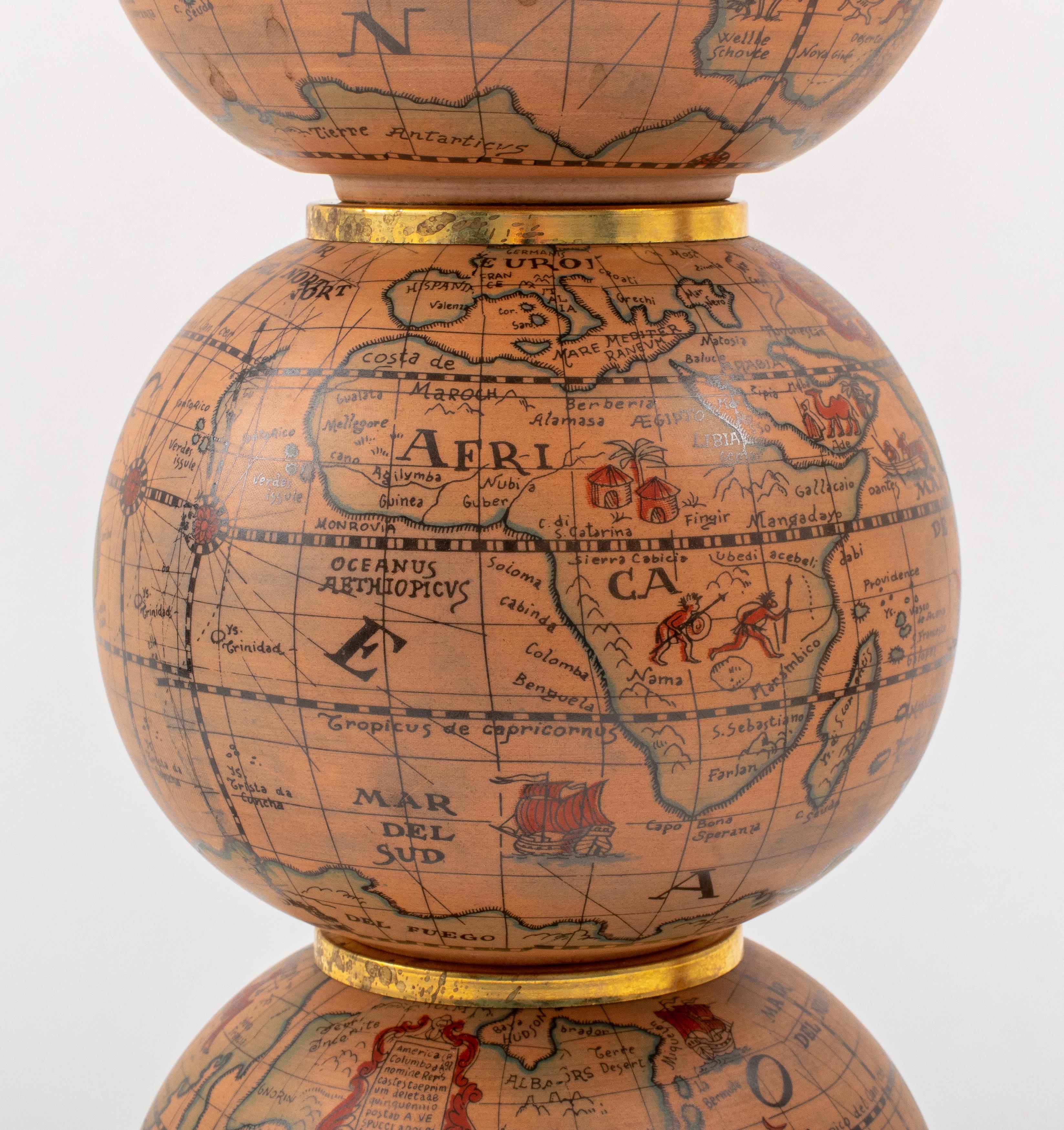 Pair of Italian Terracotta Paper Globe Lamps In Excellent Condition In New York, NY