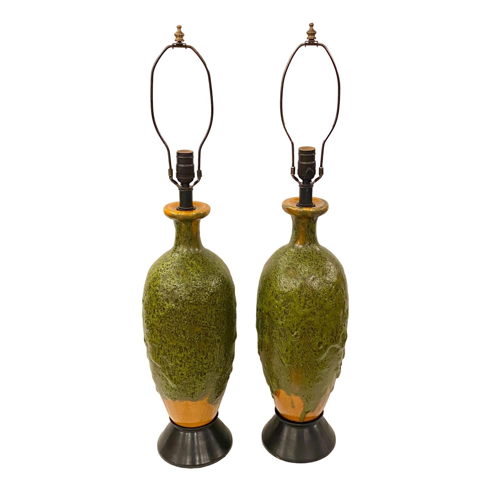 Pair of Italian Textured Ceramic Lamps In Good Condition For Sale In New York, NY