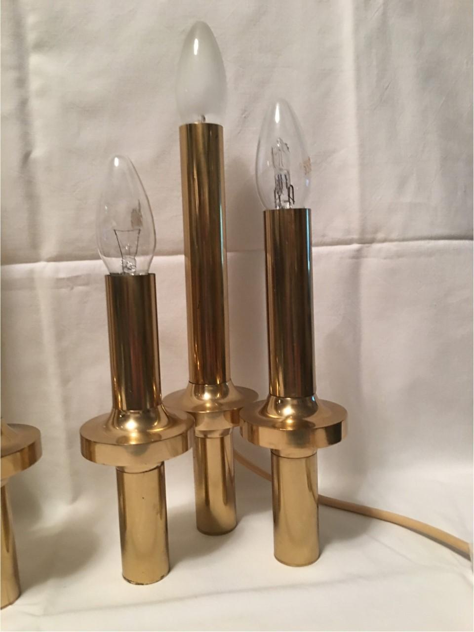 Pair of Italian Three-Light Brass Table Lamps Gaetano Sciolari Style In Good Condition For Sale In Frisco, TX