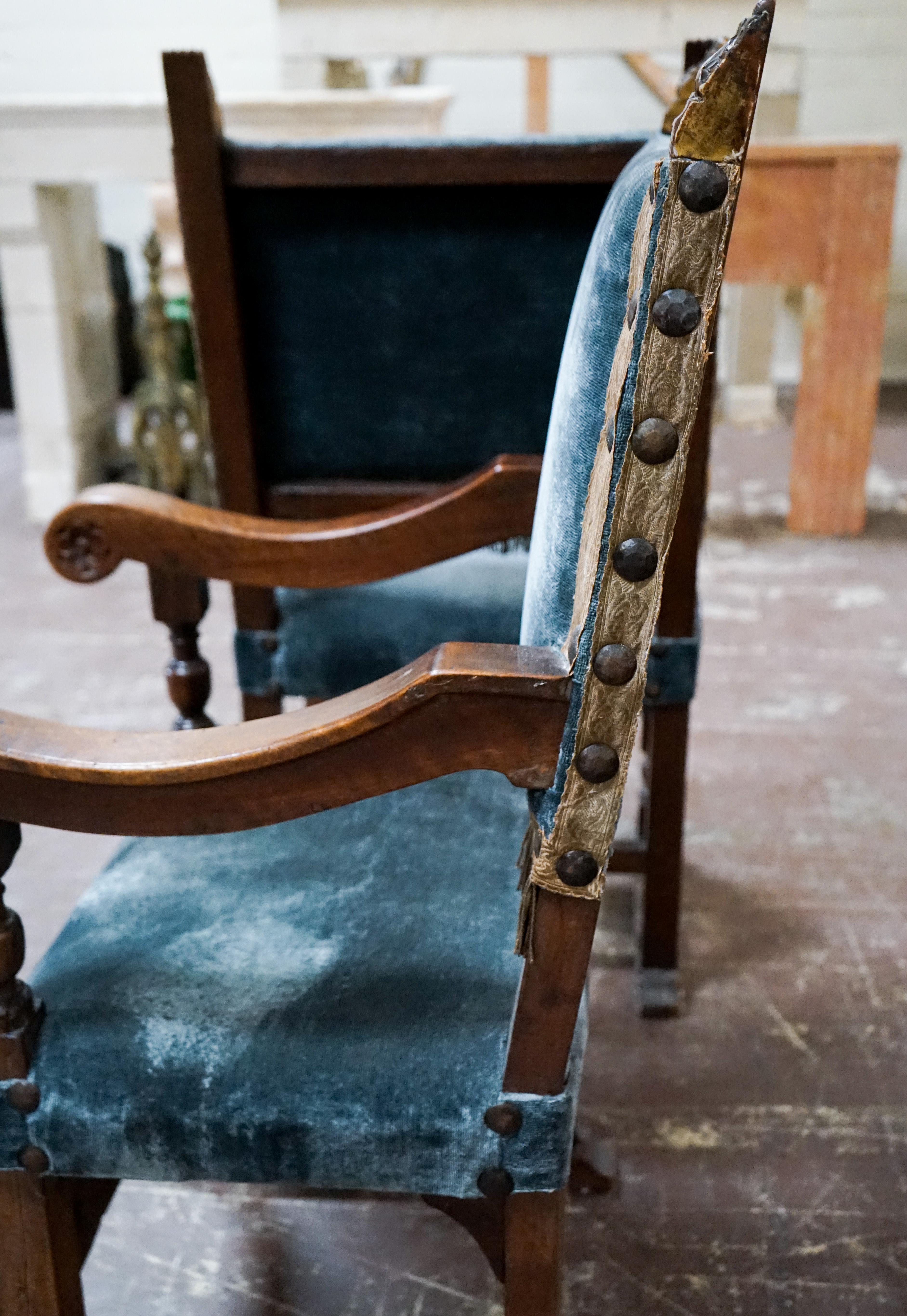 Walnut Pair of Italian Throne Chairs