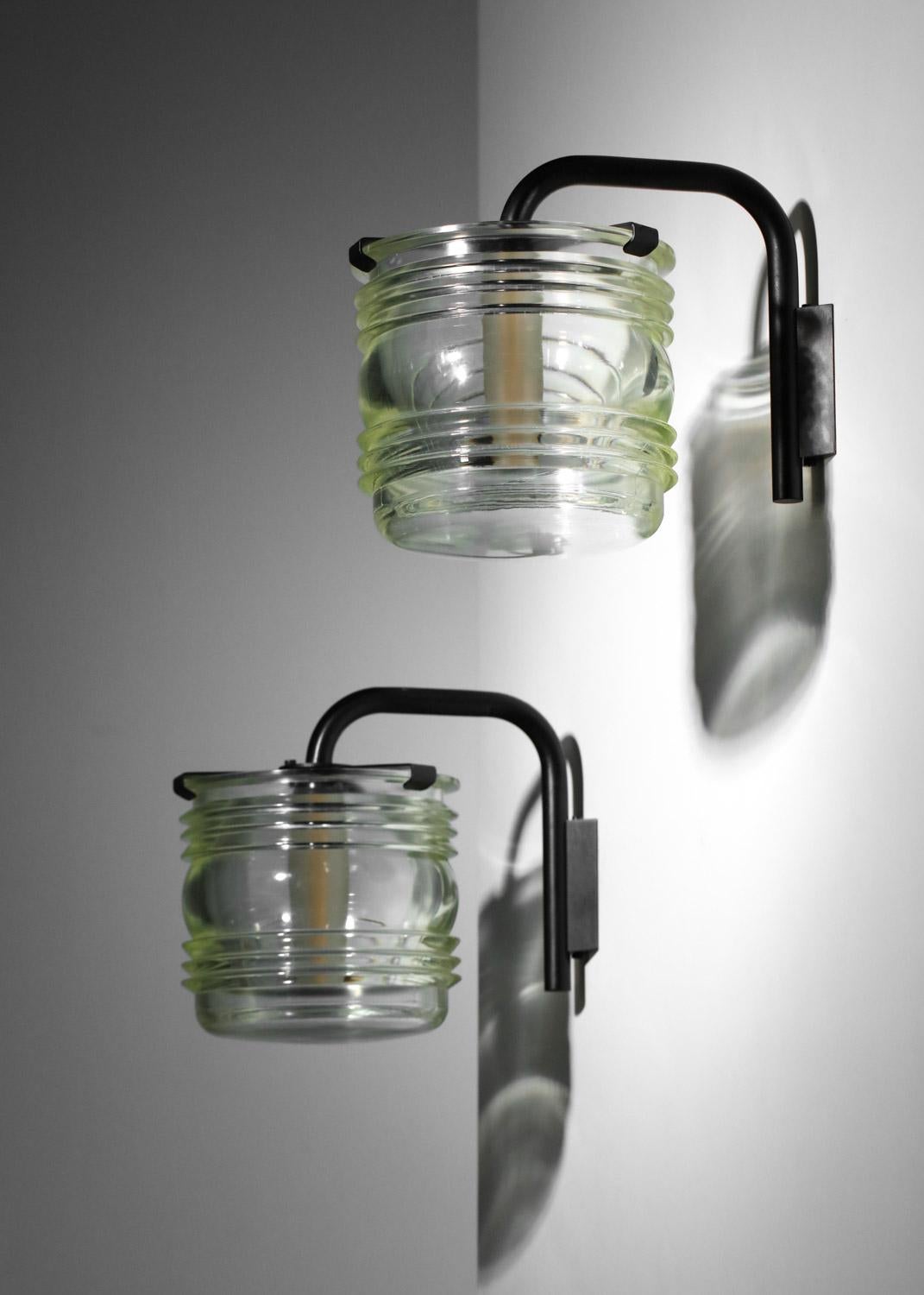 Pair of Italian Tito Agnoli glass wall lights from the 1960s For Sale 4