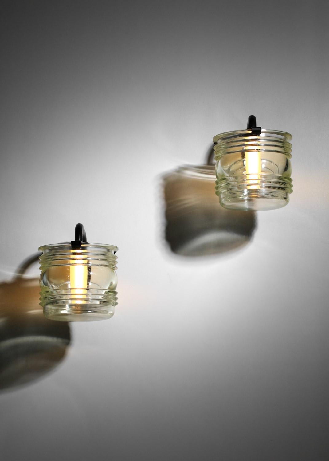 Pair of Italian Tito Agnoli glass wall lights from the 1960s In Good Condition For Sale In Ternay, Auvergne-Rhône-Alpes