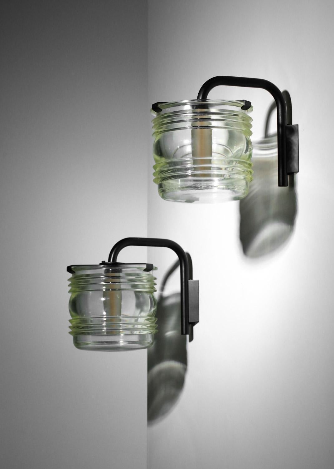 Pair of Italian Tito Agnoli glass wall lights from the 1960s For Sale 2