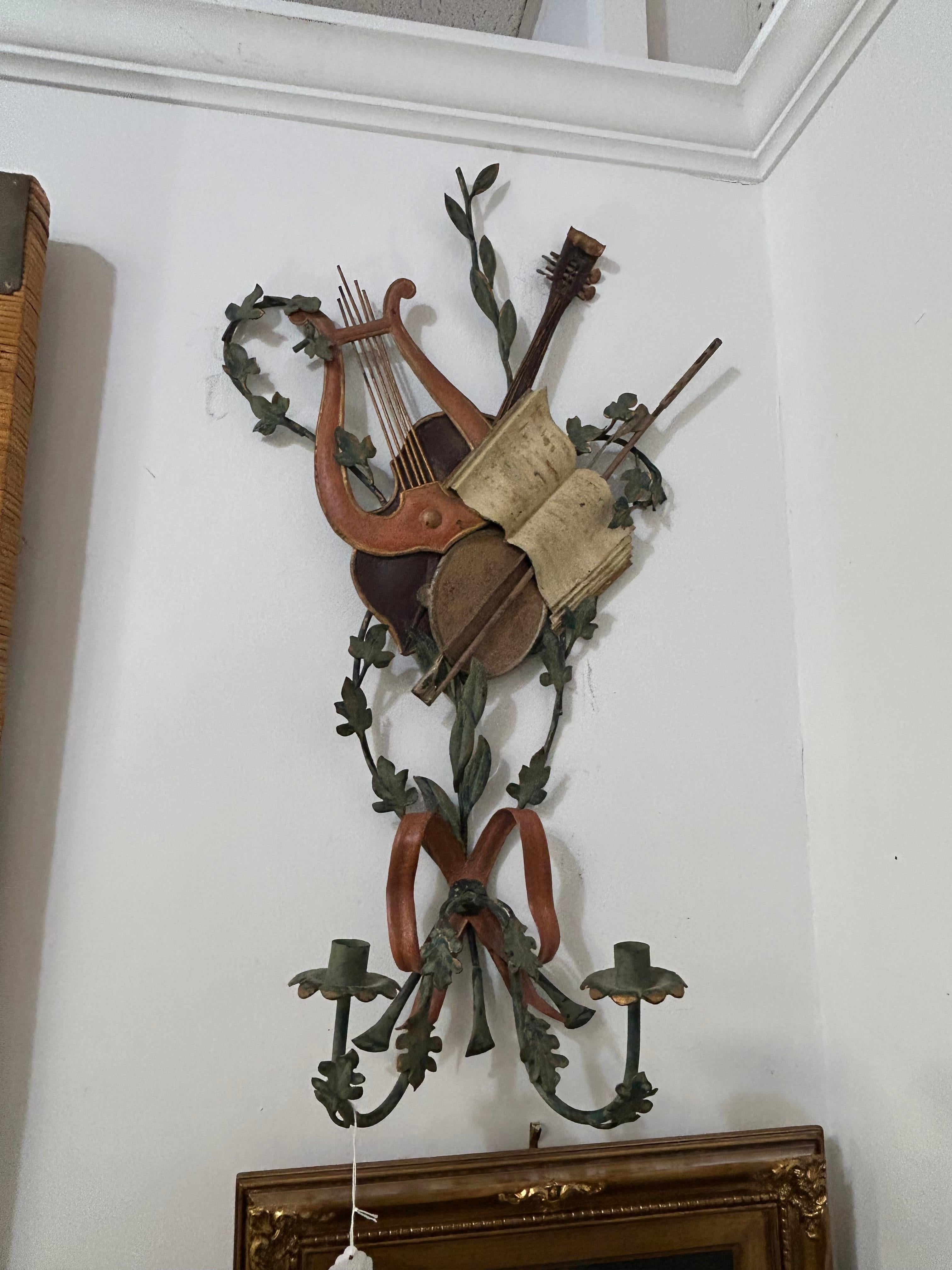 Pair of Italian tole sconces with lyre  and violin For Sale 10