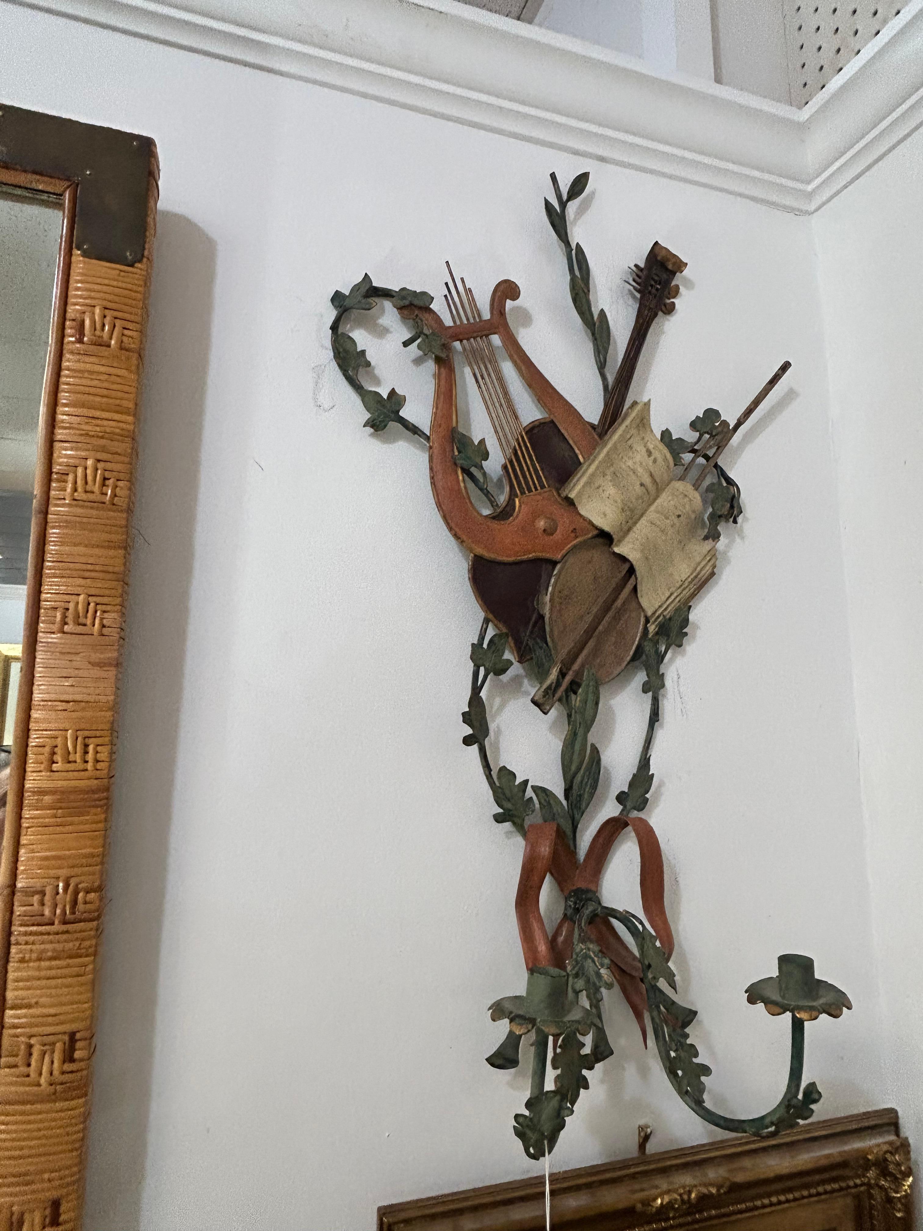 Pair of Italian tole sconces with lyre  and violin For Sale 11