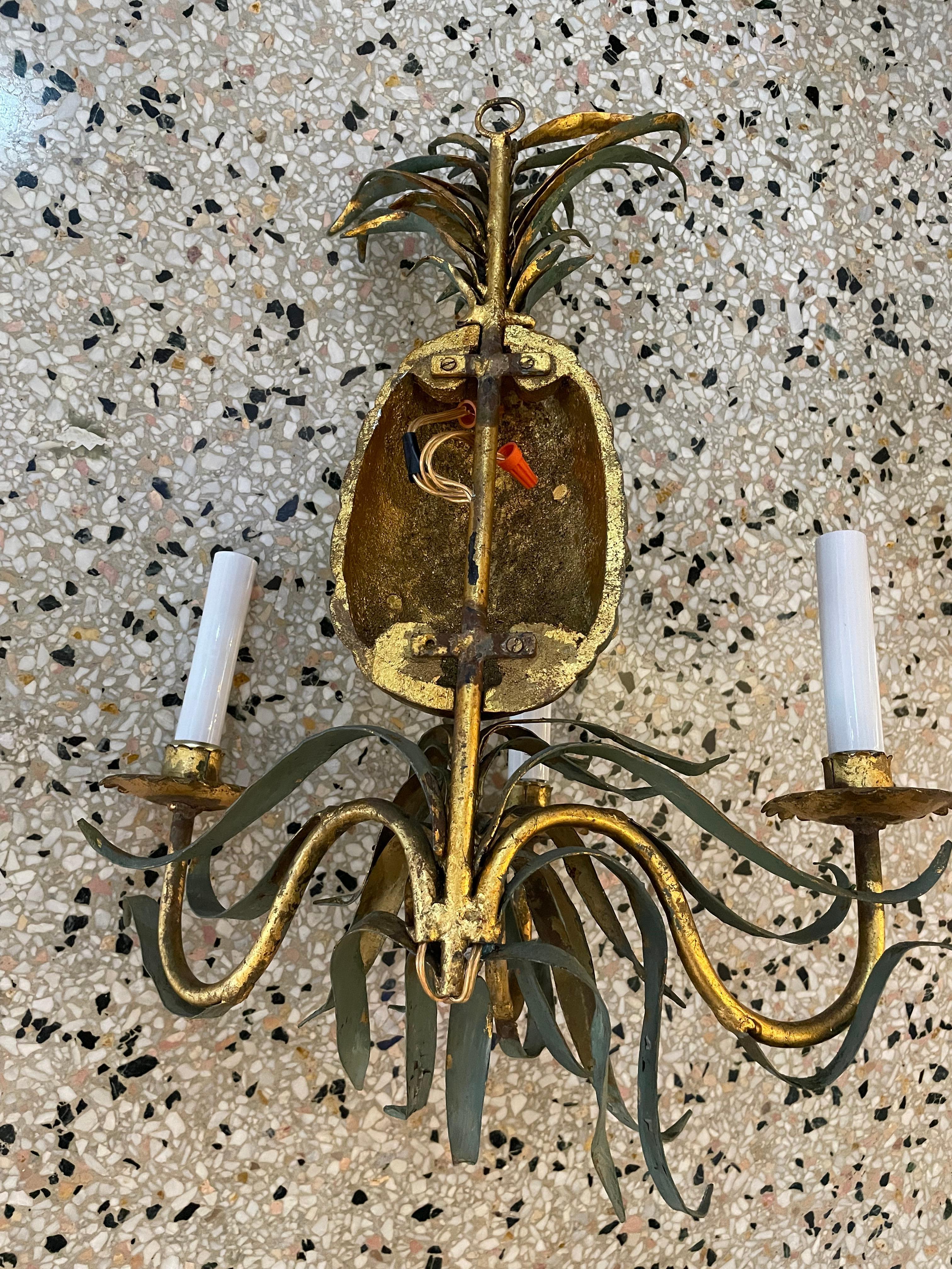 Pair of Italian Toleware Pineapple Sconces In Good Condition For Sale In West Palm Beach, FL