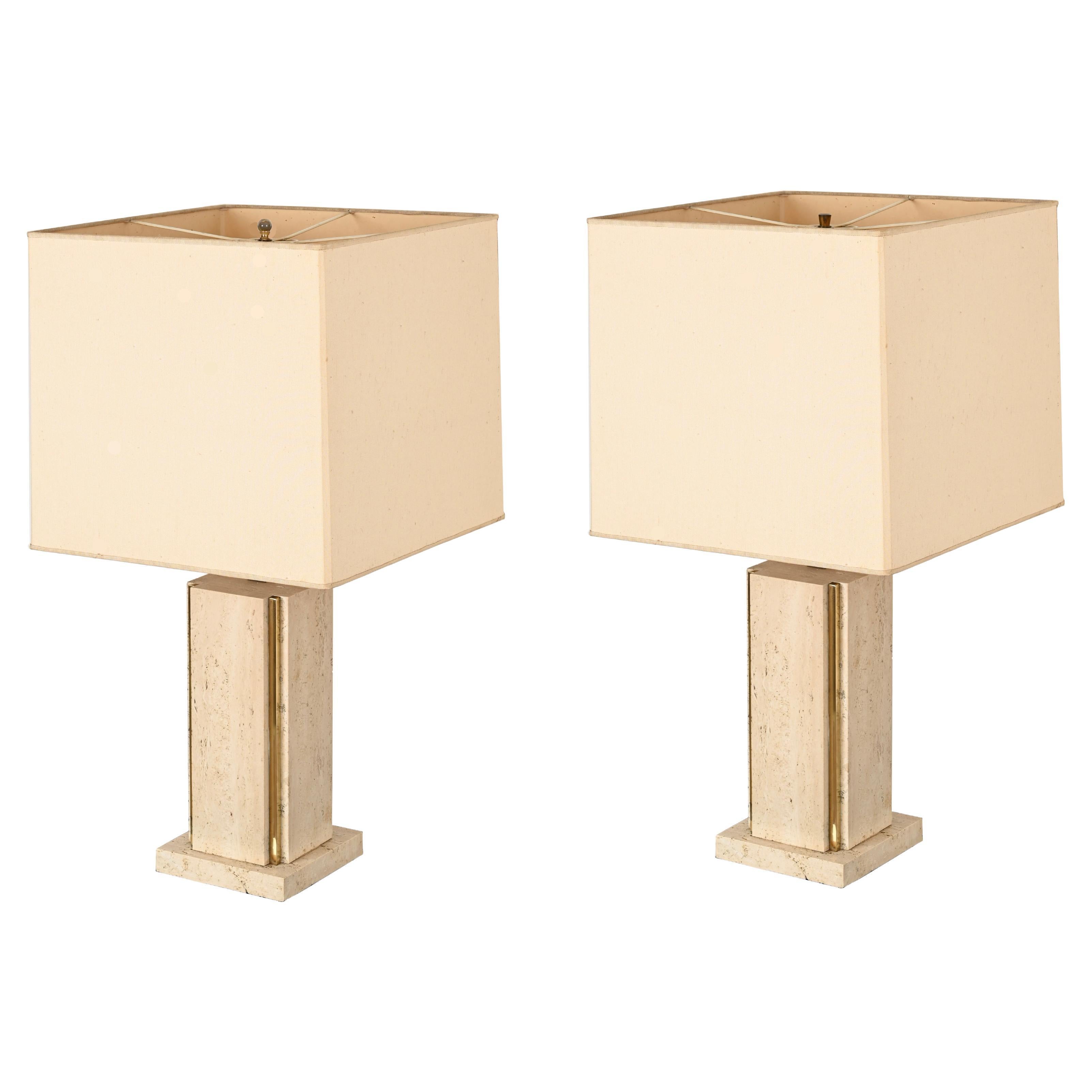 Willy Rizzo Paire de lampes de table italiennes en travertin et laiton, années 1970
