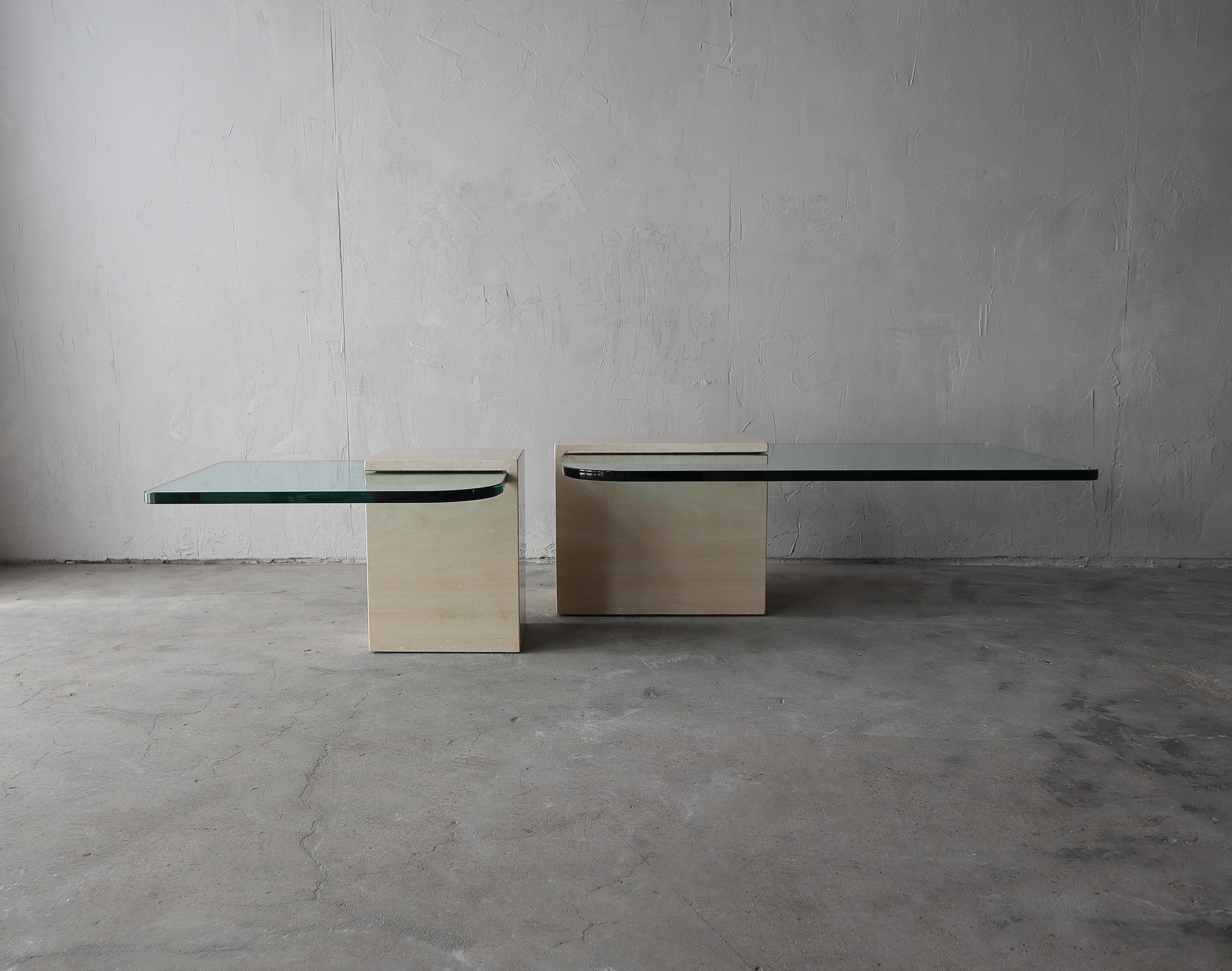Minimalist Pair of Italian Travertine and Cantilevered Glass Coffee Tables For Sale