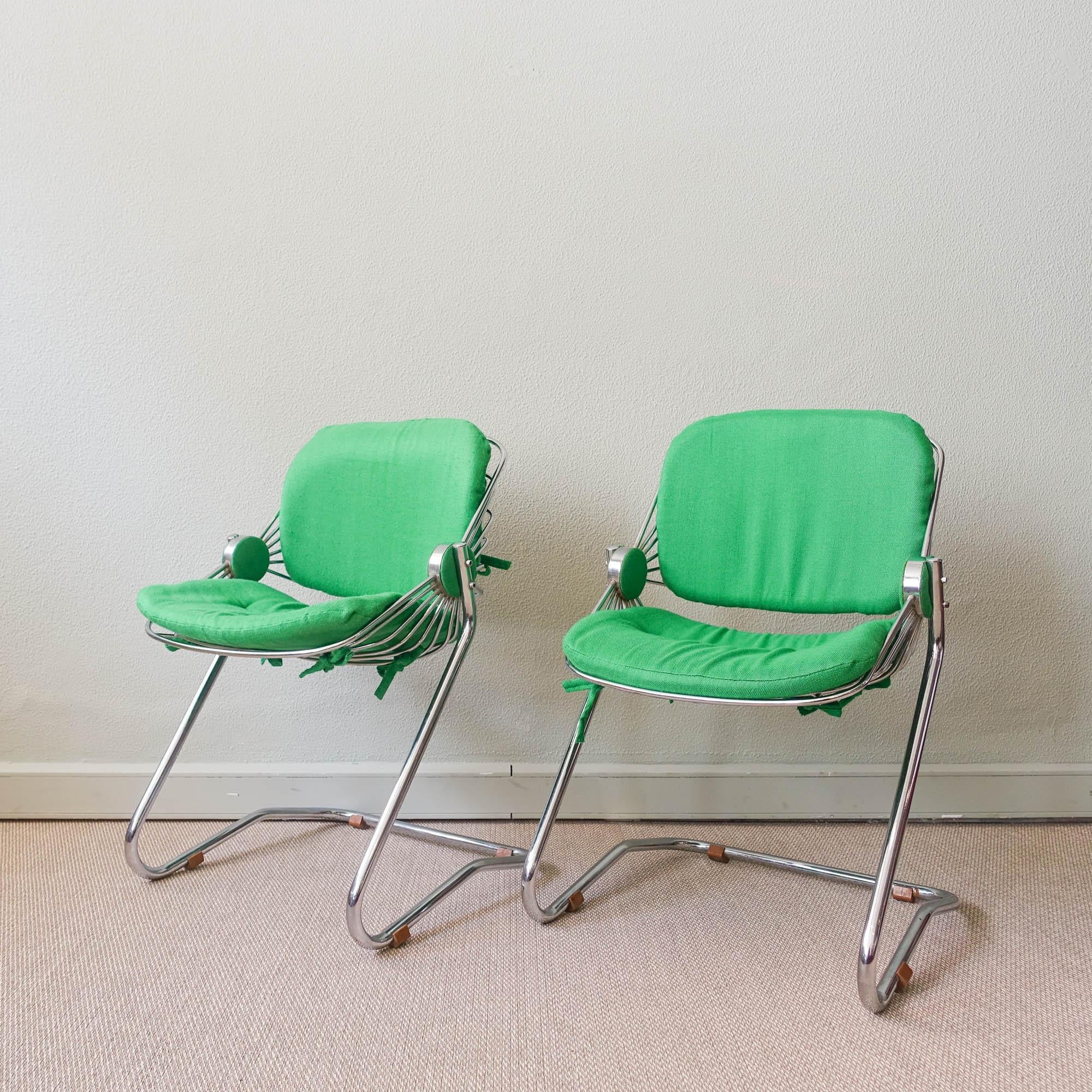 Mid-Century Modern Pair of Italian Tubular Chrome Steel Dining Chairs, 1970s For Sale