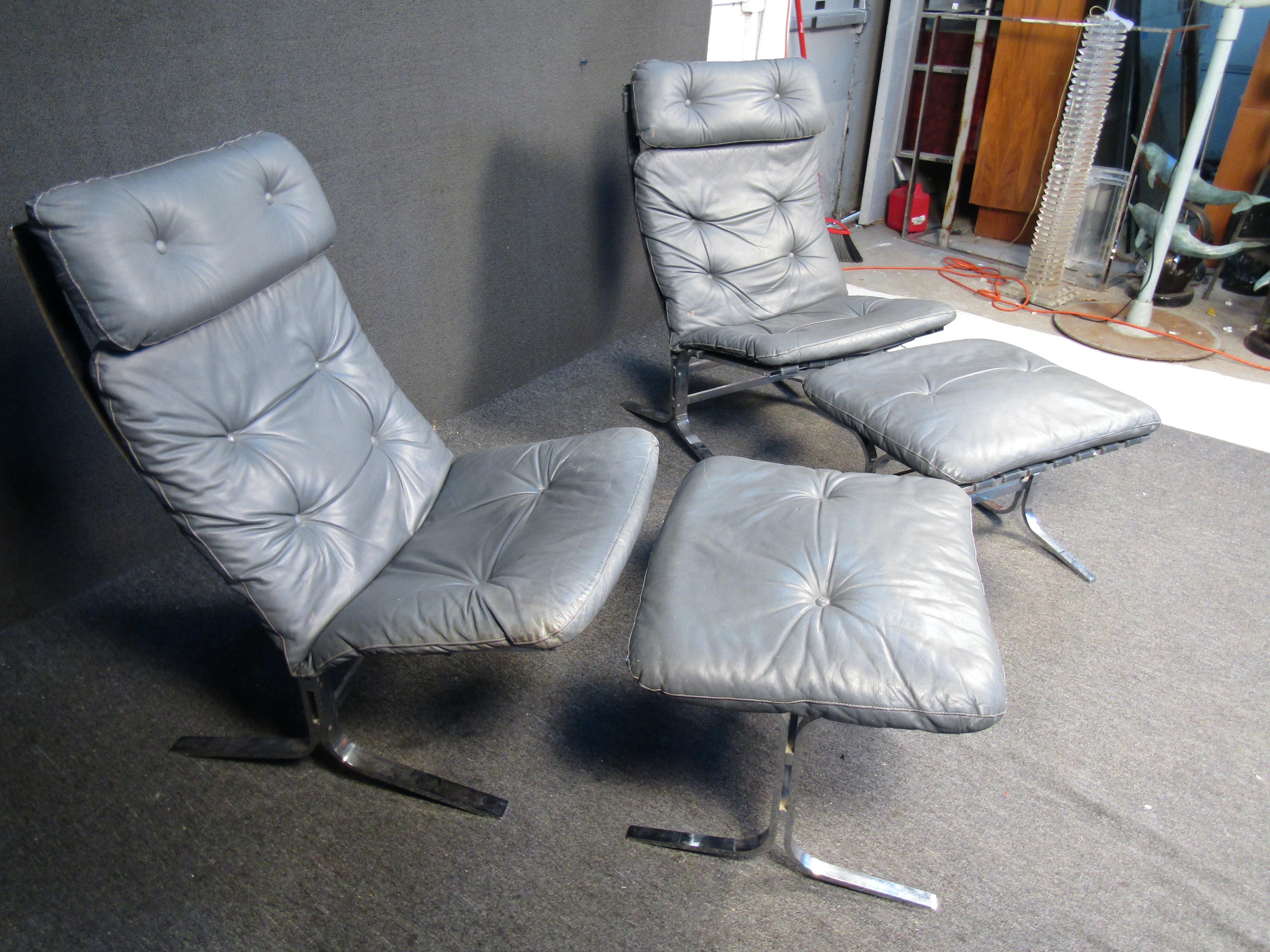 Mid-20th Century Pair of Italian Tufted Chrome & Leather Lounge Chairs with Ottomans For Sale