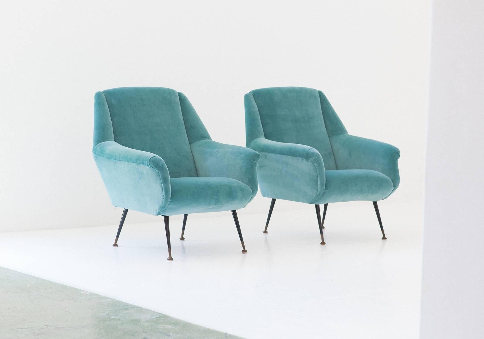 Pair of Italian Turquoise Velvet Lounge Chairs, 1950s In Excellent Condition In Rome, IT