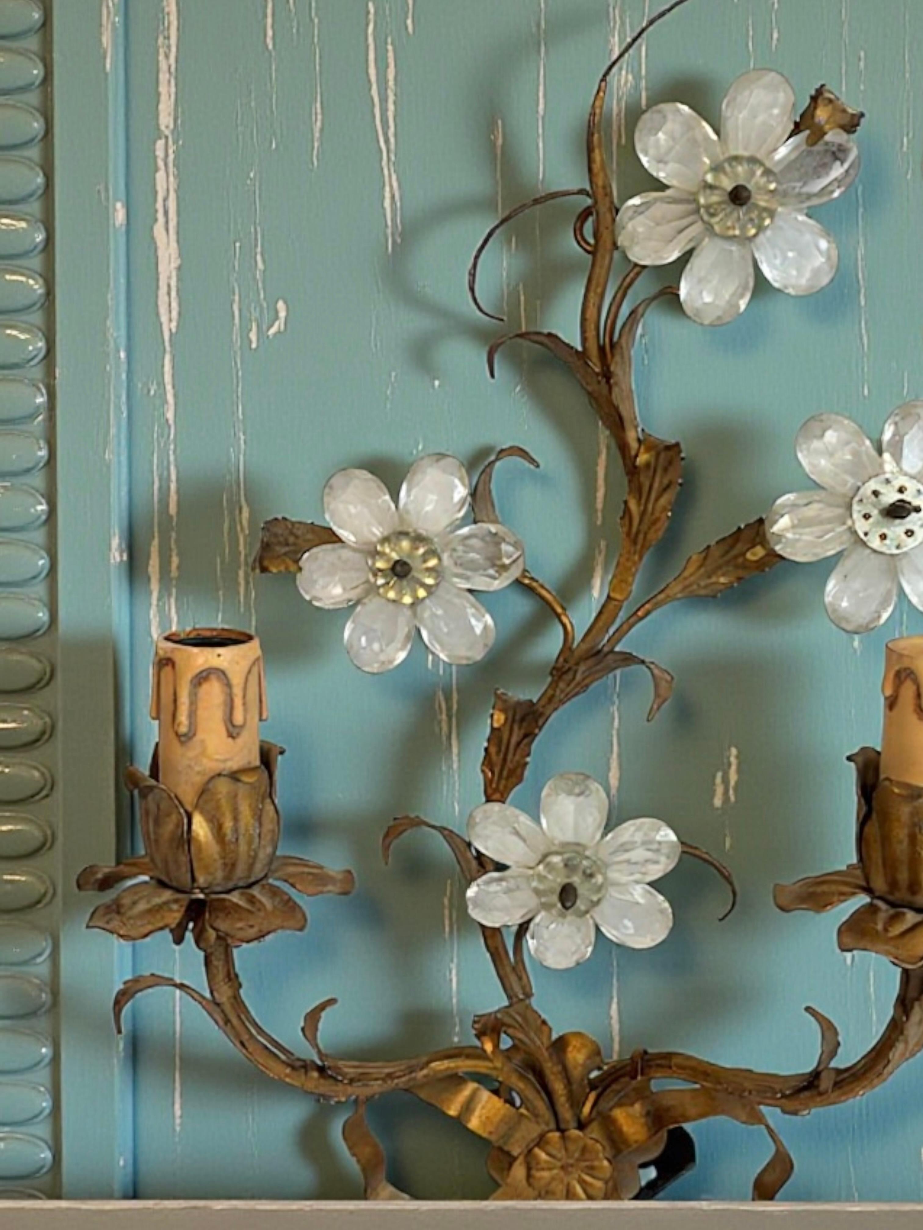 Coppia di applique a due luci dorate e con fiori di cristallo Banci Firence anni '50 in vendita 11