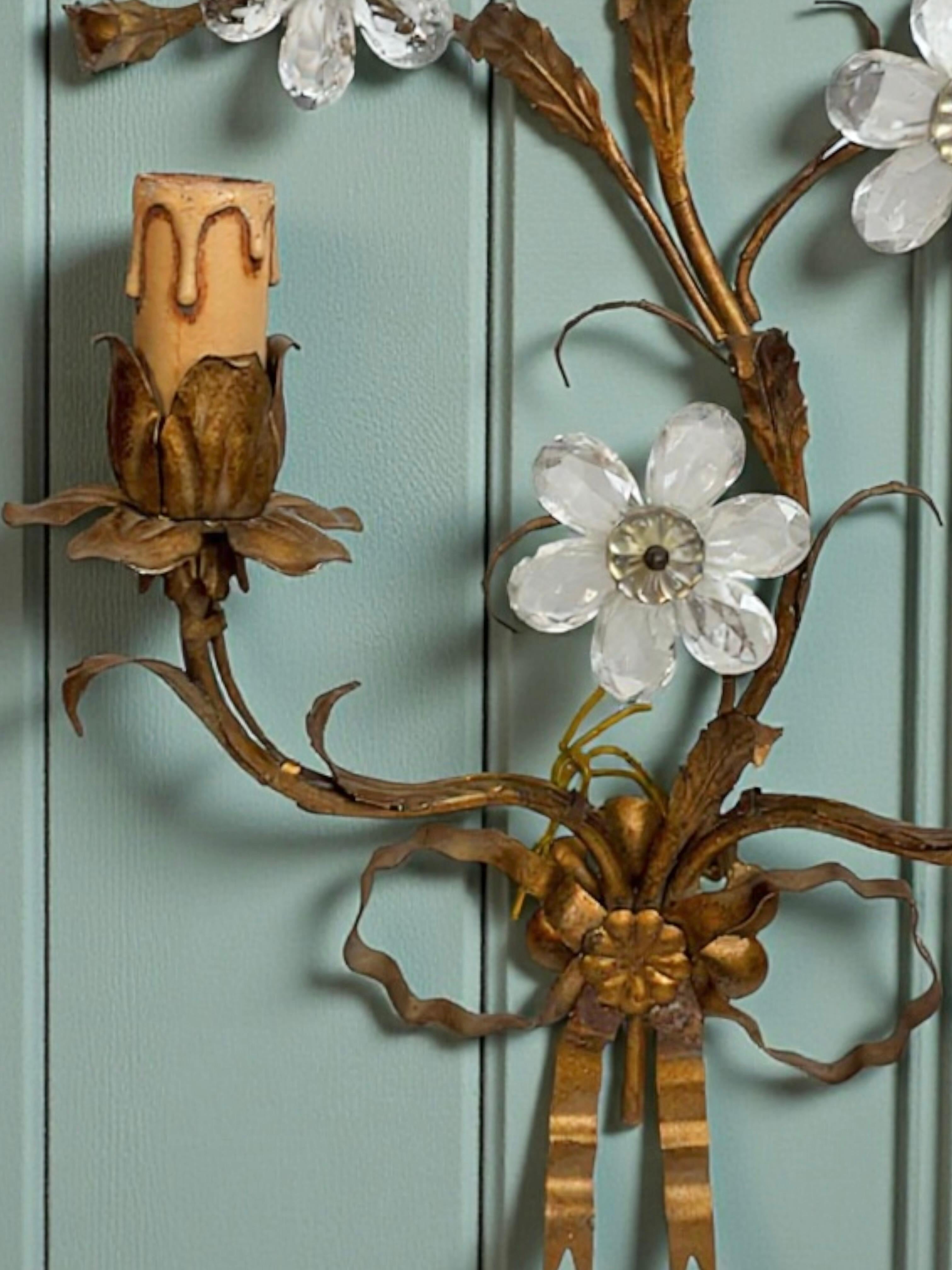 Coppia di applique a due luci dorate e con fiori di cristallo Banci Firence anni '50 in vendita 12