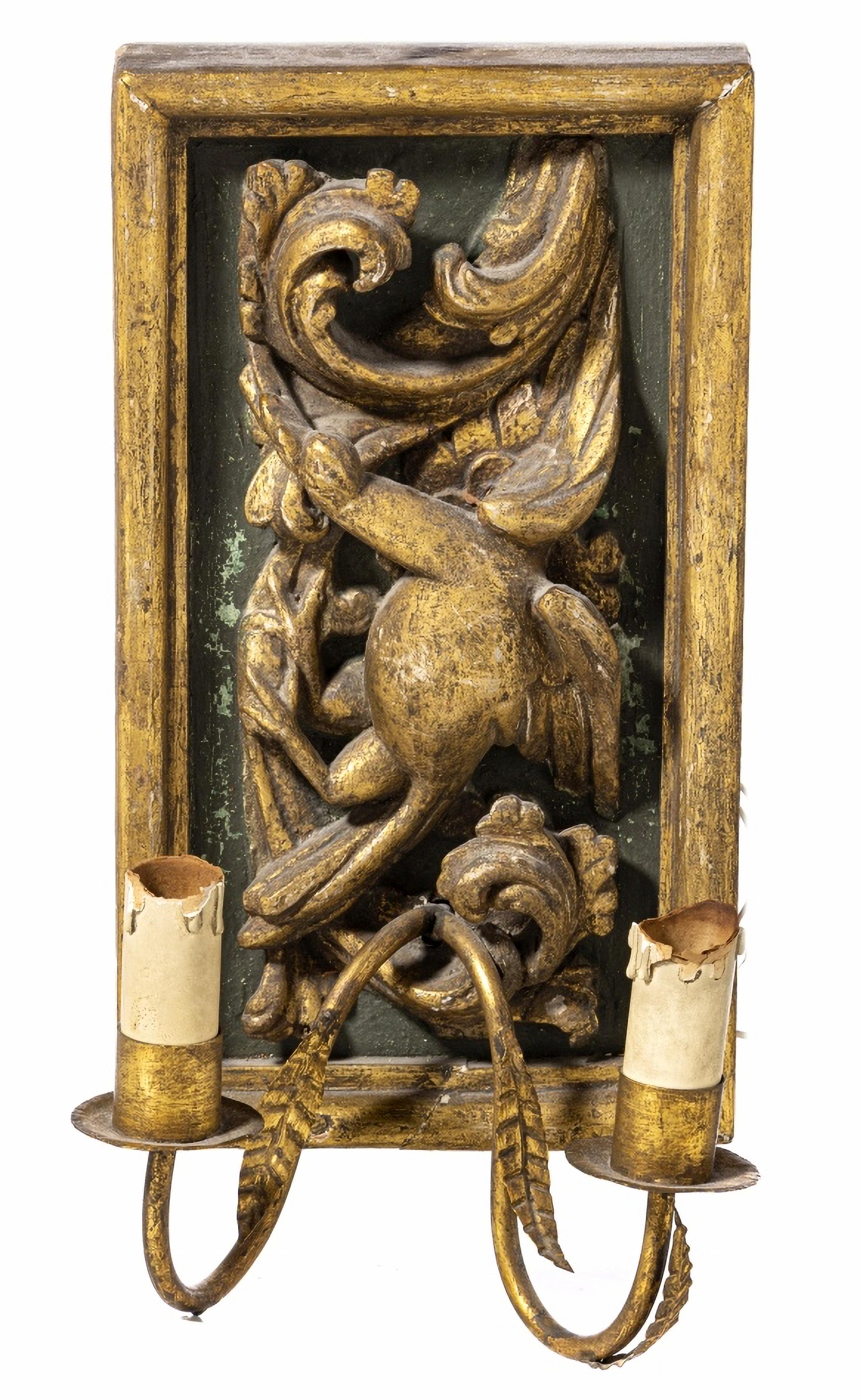 PAIR OF ITALIAN TWO-LUME APPLIQUES 18. Jahrhundert

Italiener, vergoldete Schnitzereien
mit Metallanwendungen.
Kleine Mängel.
Abmessung: 34 x 18 cm
gute Bedingungen
