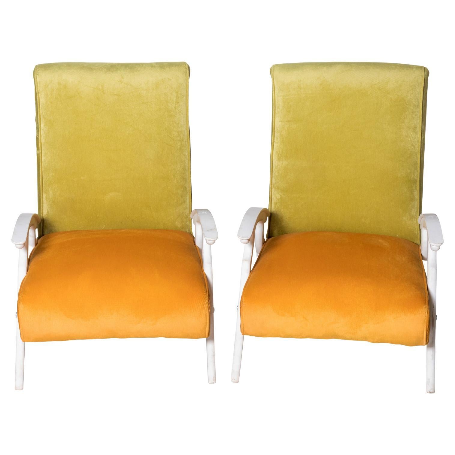 Paire de fauteuils italiens tapissés dans le style de Gianfranco Frattini en vente