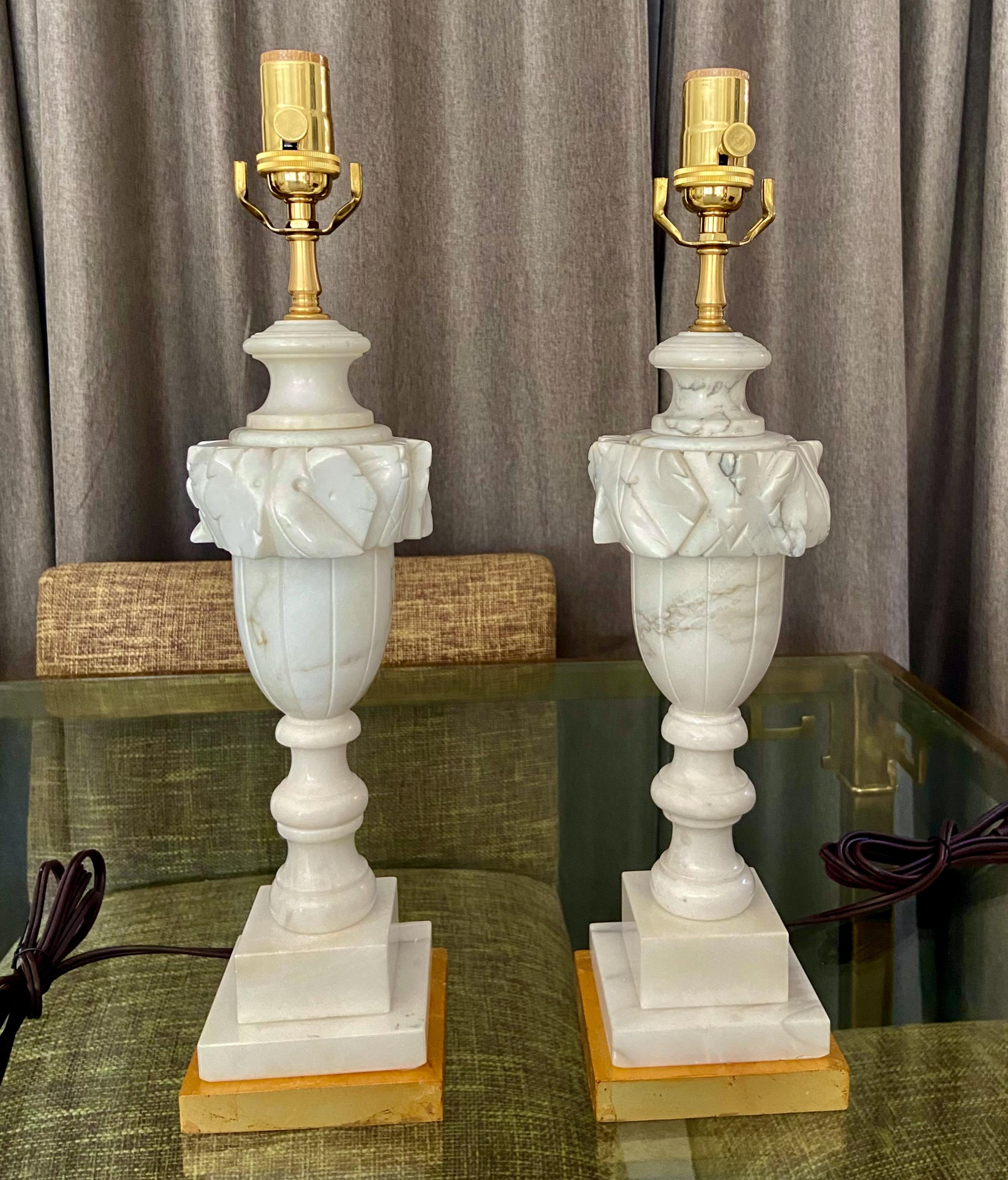 Classical Greek Pair of Italian Urn Neoclassic Alabaster Table Lamps For Sale