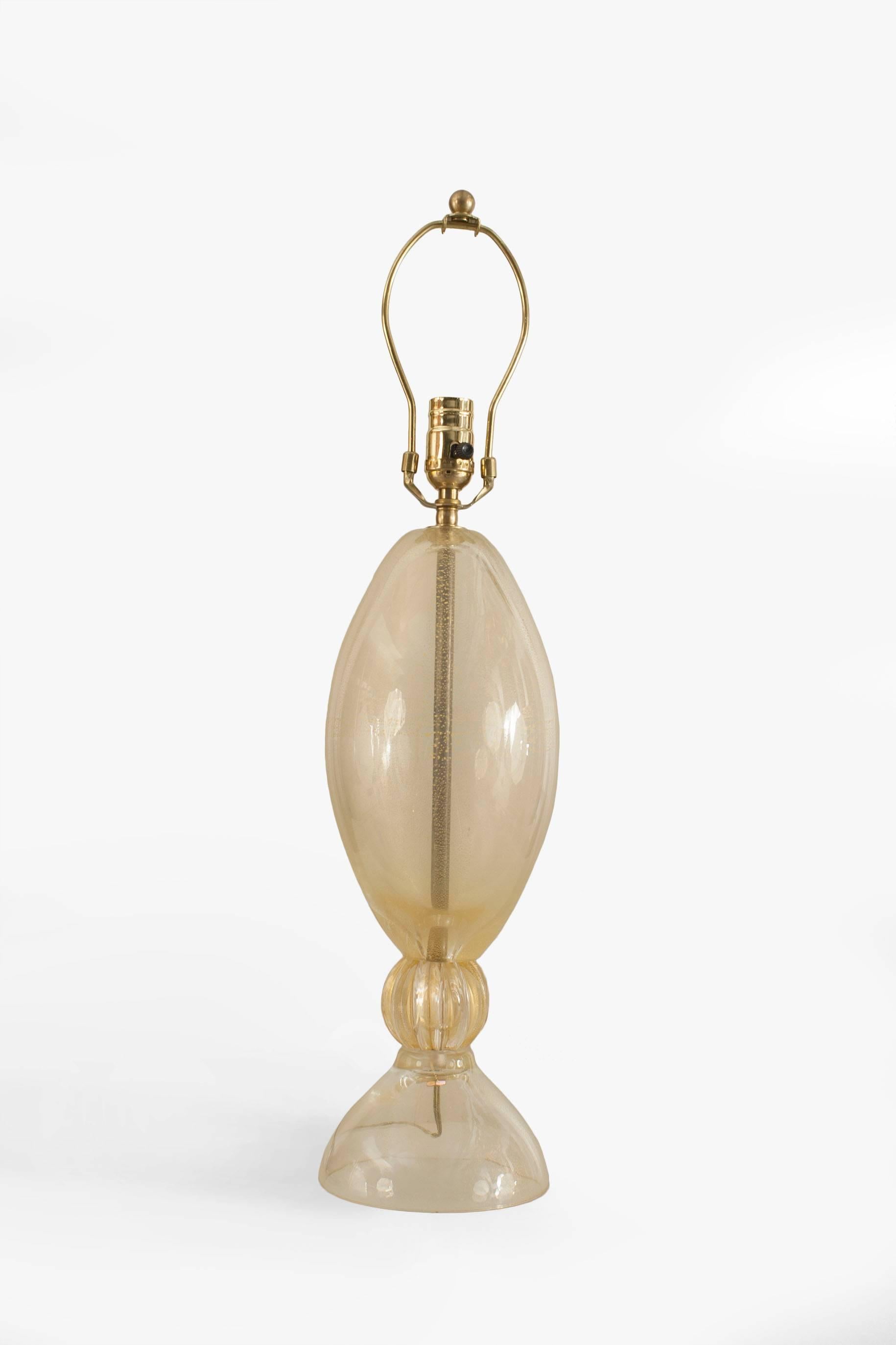 Pair of Italian Venetian 1940s Gold Dust Murano Glass Lamps In Good Condition In New York, NY