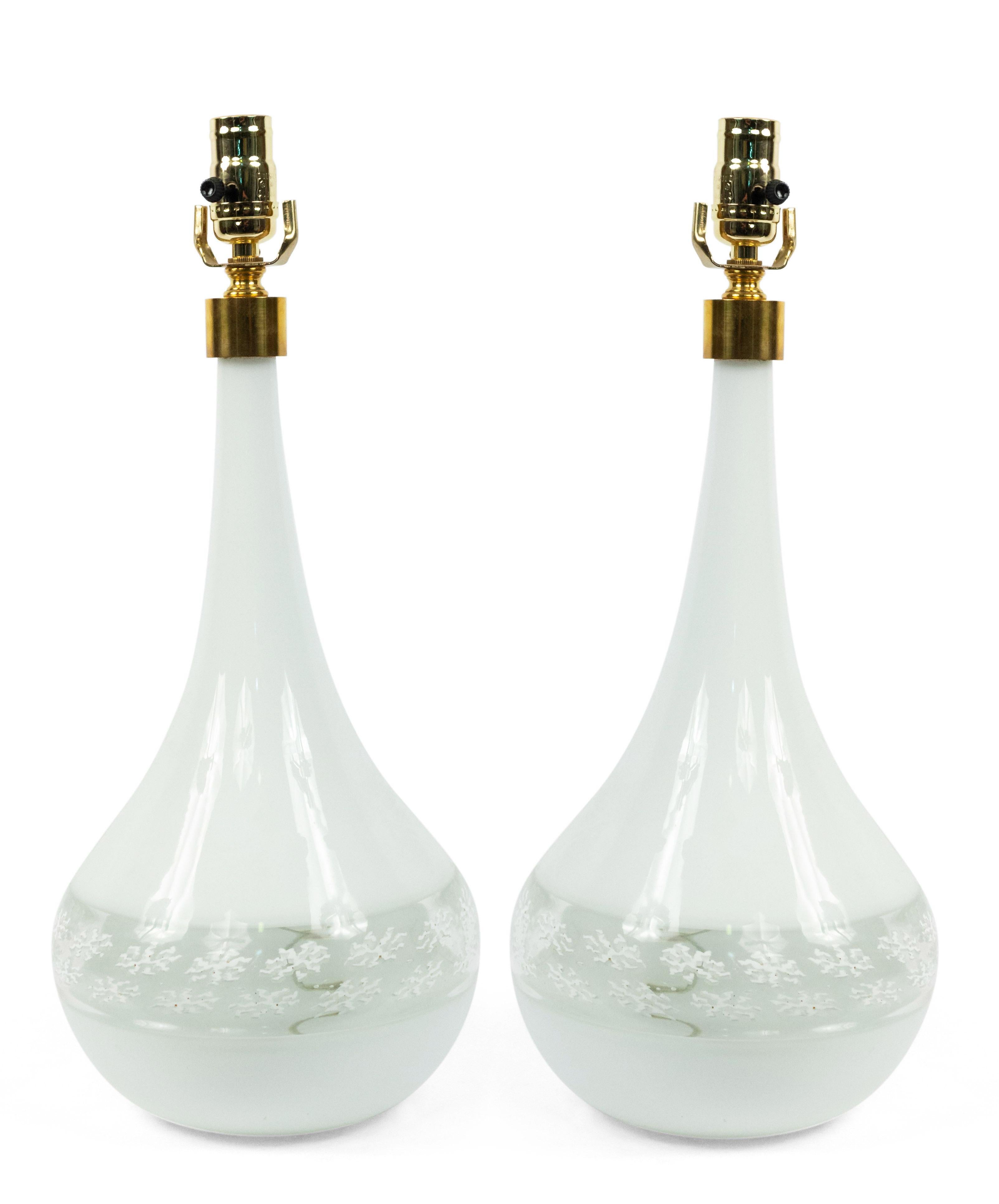 20th Century Pair of Italian Murano White Glass Table Lamps For Sale