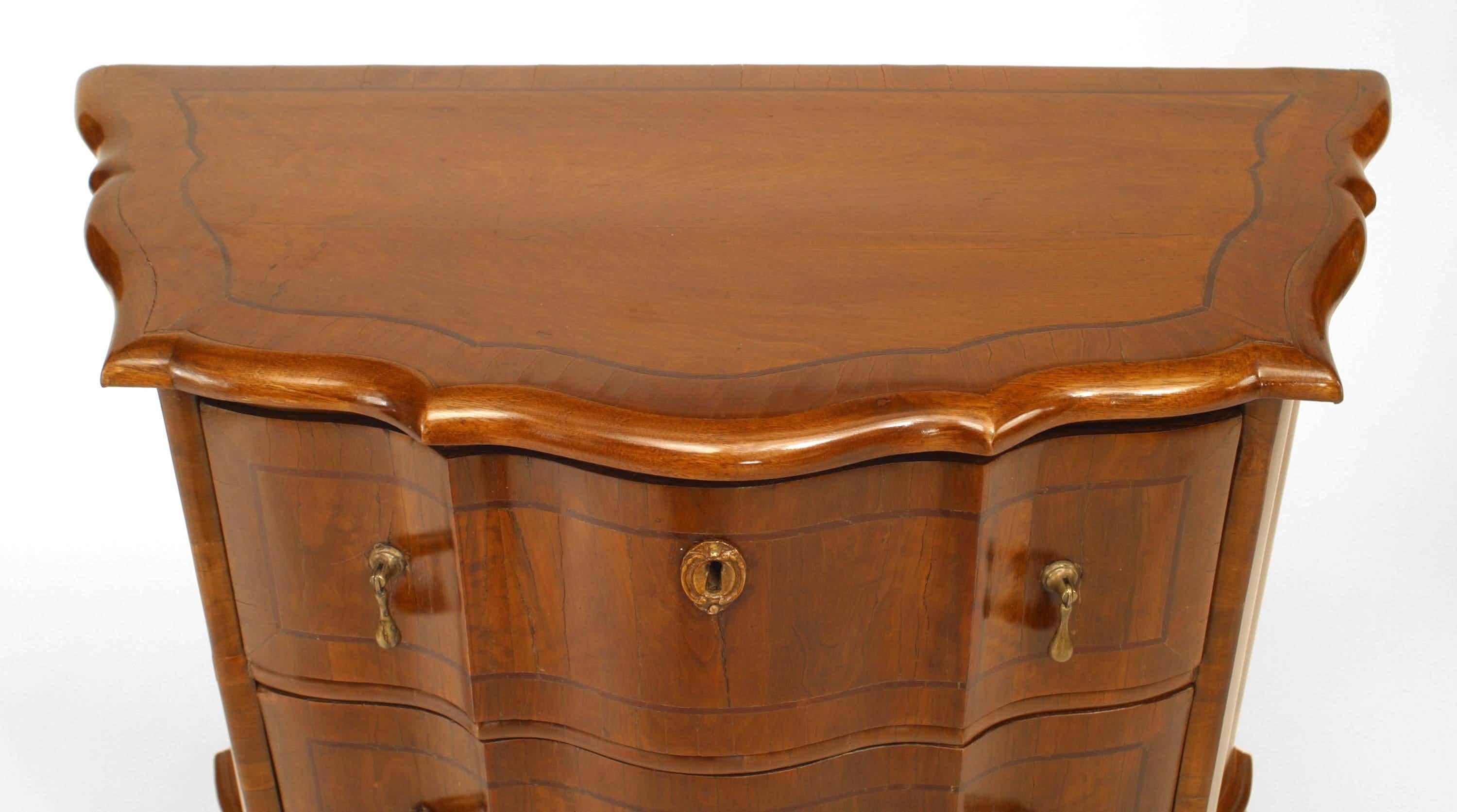 19th Century Pair of Italian Venetian Walnut Bombe Shaped Bedside Commodes For Sale