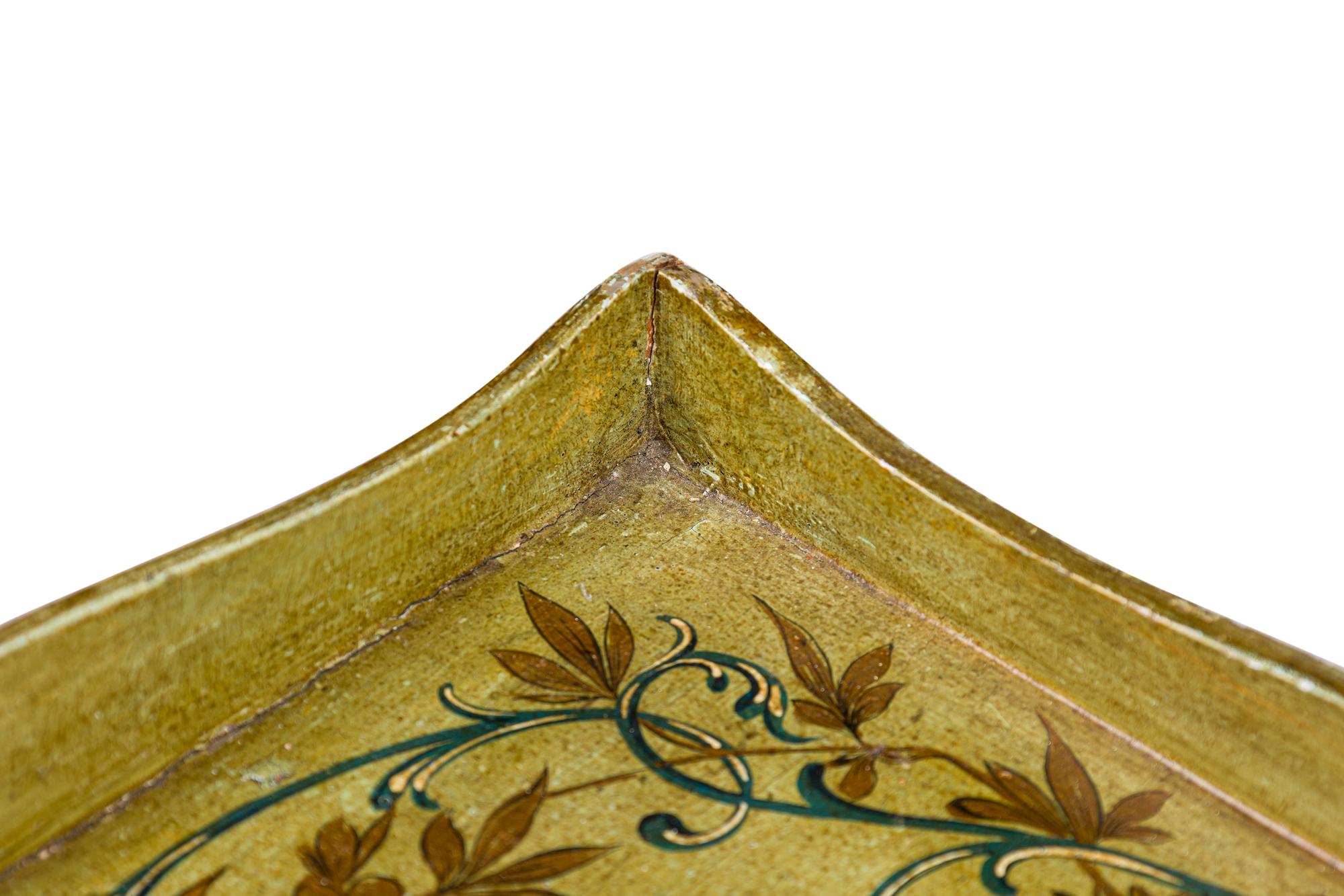 Pareja de mesillas de noche italianas de estilo veneciano en venta 2