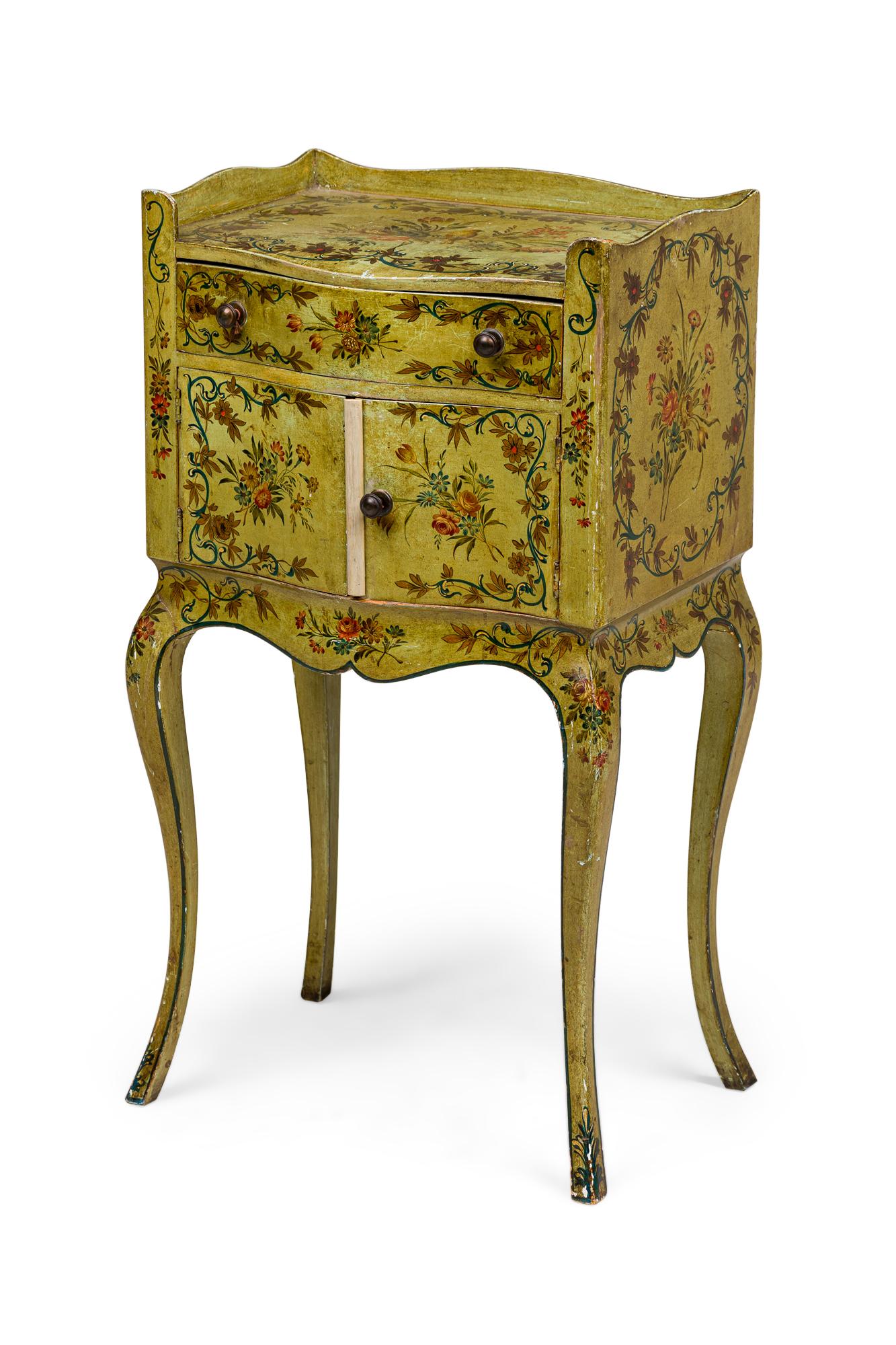 Pareja de mesillas de noche italianas de estilo veneciano Italiano en venta