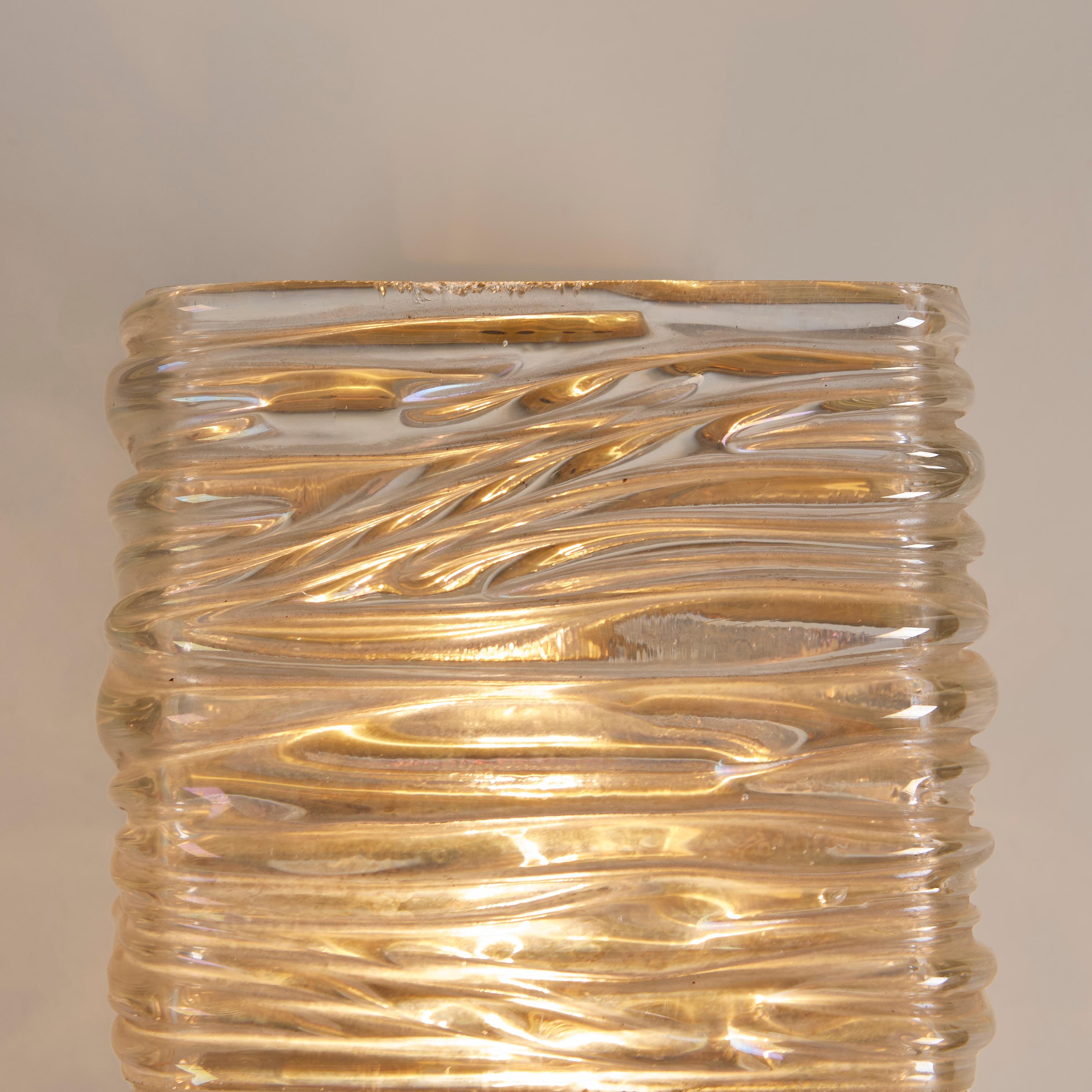 Paar italienische Venini Murano 1950er Jahre Glas und Messing und texturierte Wandleuchten (Italienisch) im Angebot