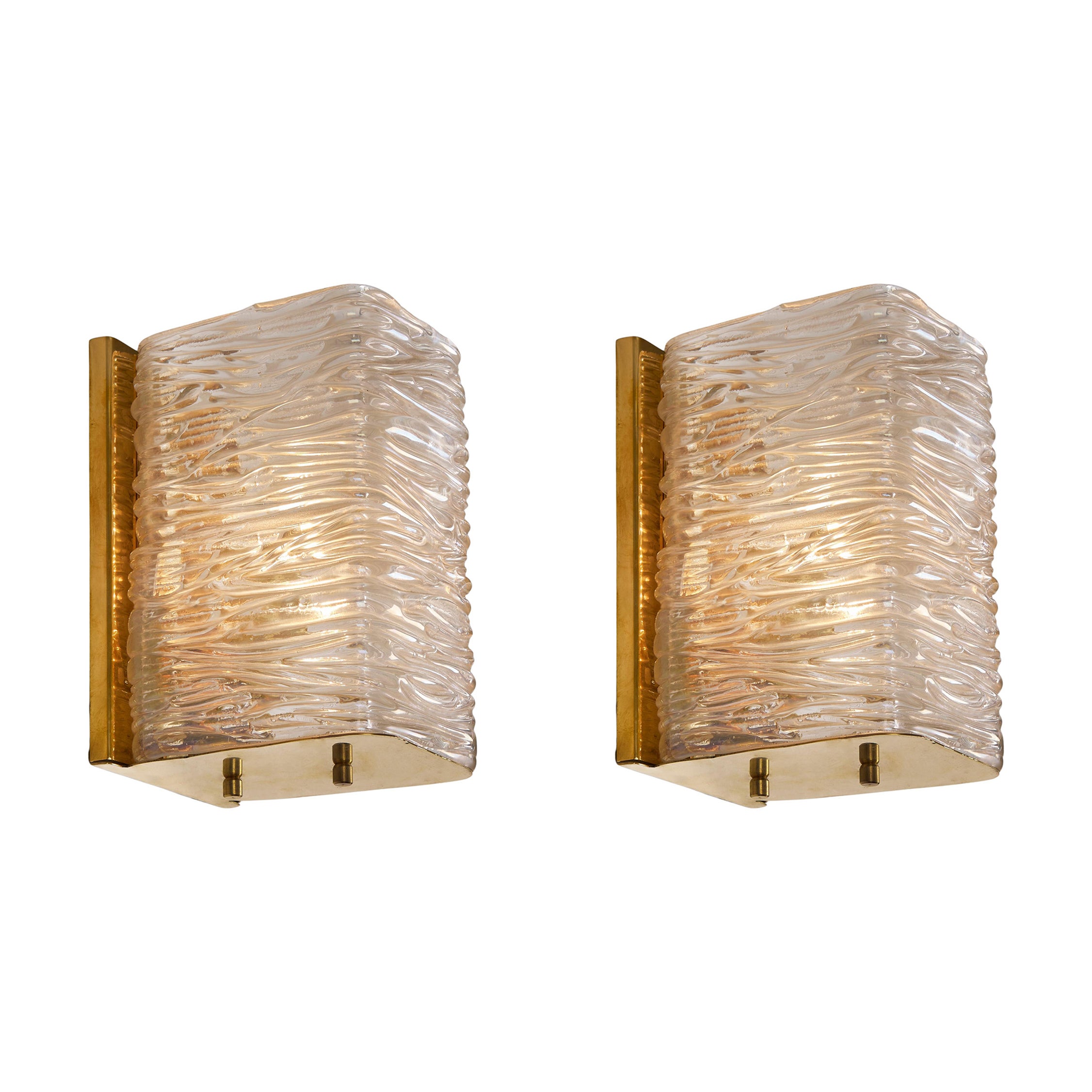 Pareja de apliques italianos Venini Murano de los años 50 de cristal y latón con textura