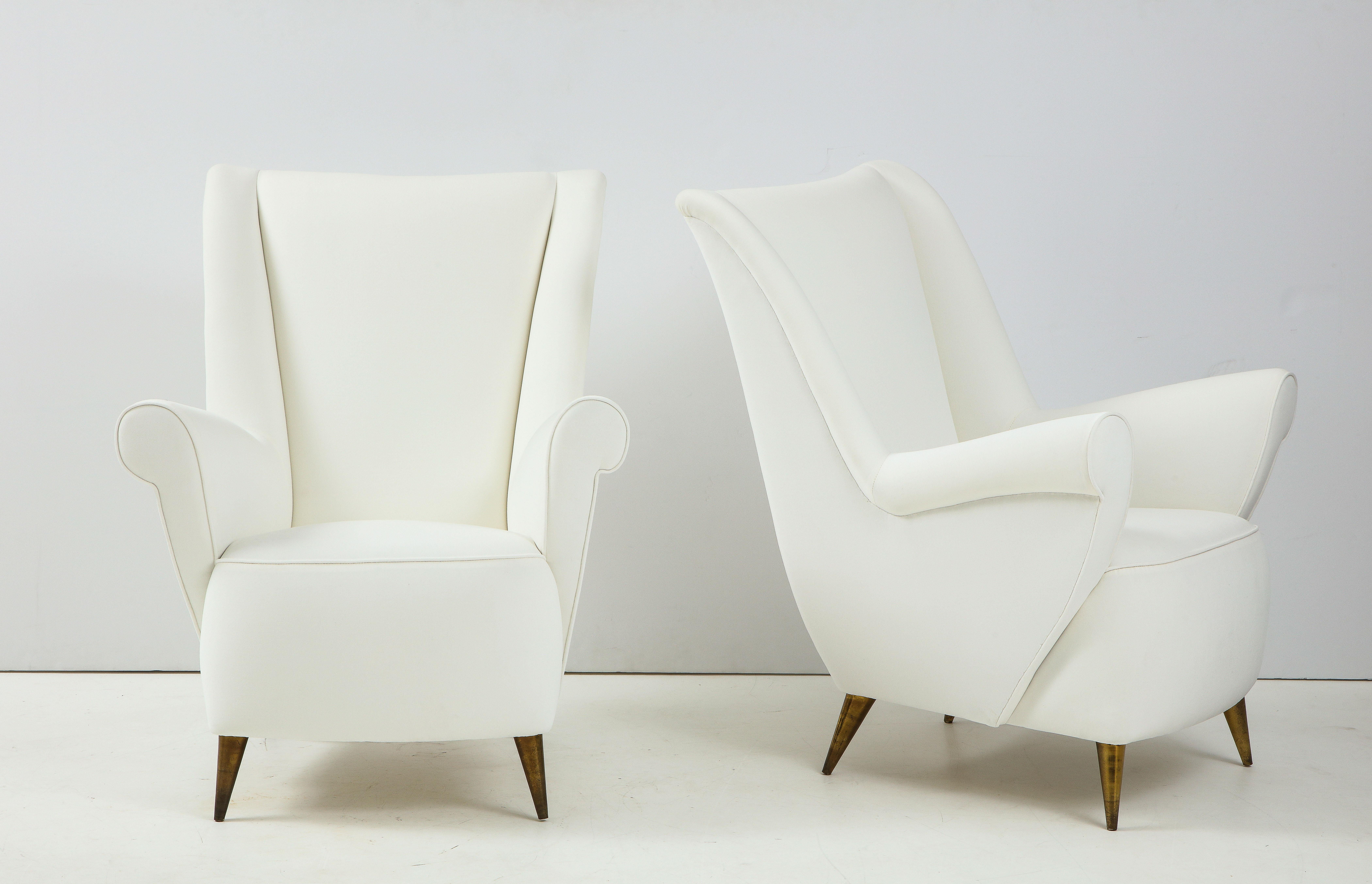 Pair of Italian Vintage Lounge Chairs by Gio Ponti for ISA Bergamo 4