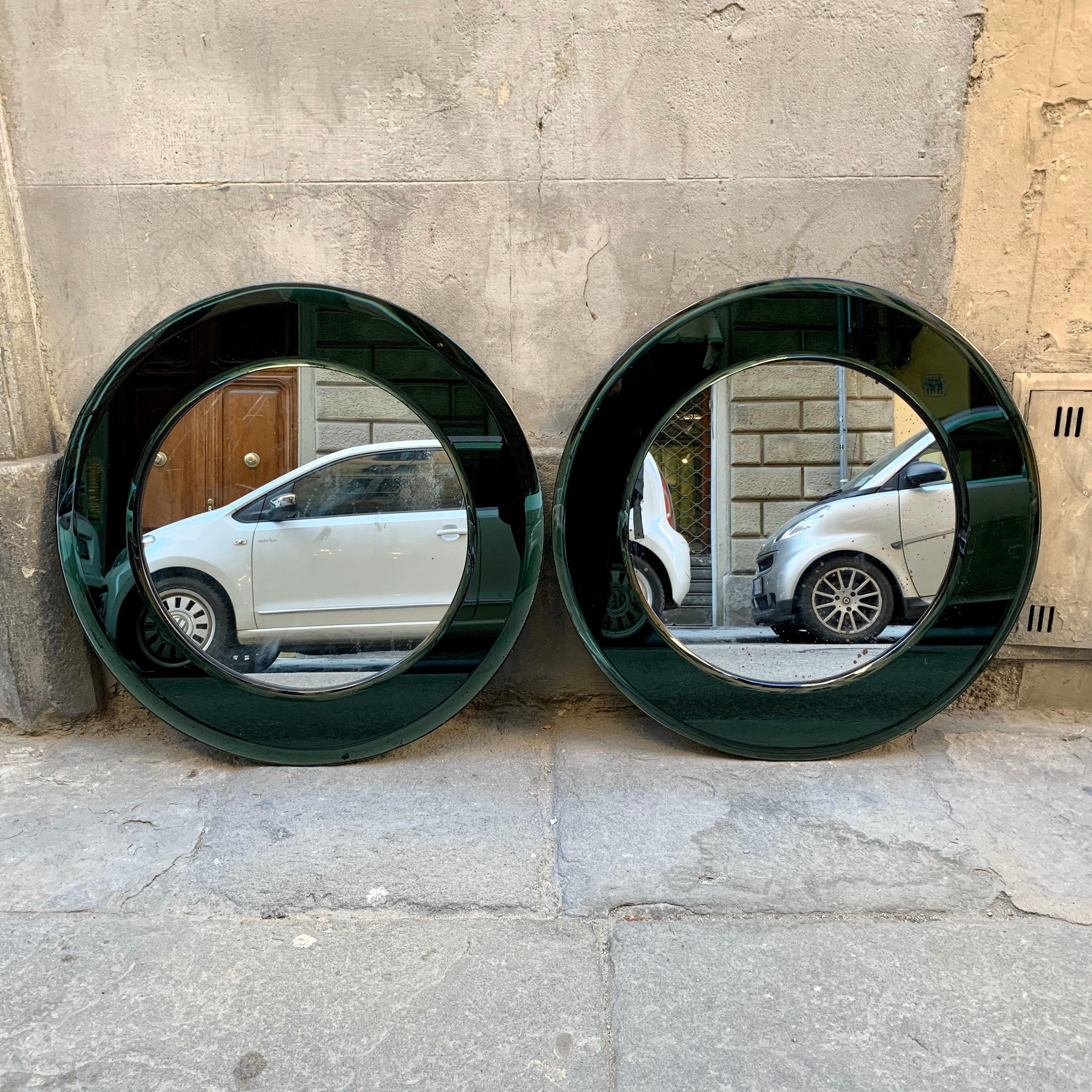 Pair of Italian vintage mirrors with green glass frame, beleved edges.
Perfect vintage condition, the are some scratches on the frame and the mirror presents its typical signs of aging which increases its flavor.
Can be sold indìvidually at € 600