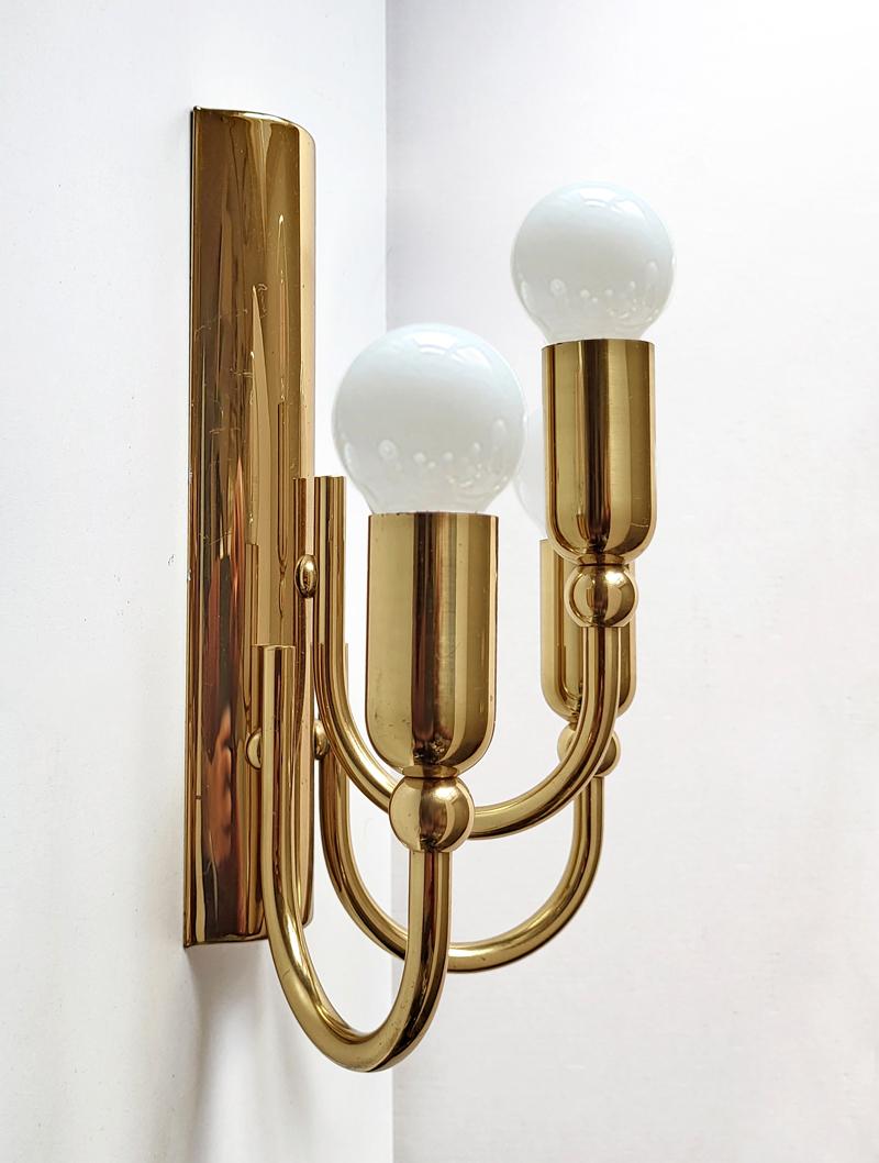 Paar italienische modernistische Sciolari Wandleuchten aus Messing Wandleuchter (Italienisch) im Angebot