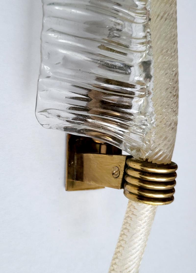 Pair of Italian Vintage Murano Glass and Brass Wall Lights Sconces, 1920s In Good Condition For Sale In Berlin, DE