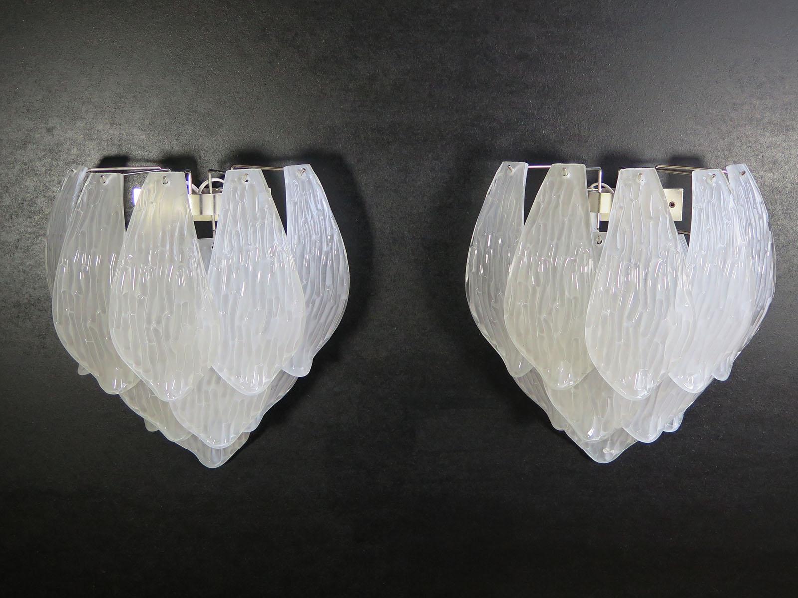 Pair of Italian vintage Murano glass wall sconces - frosted glasses For Sale 4