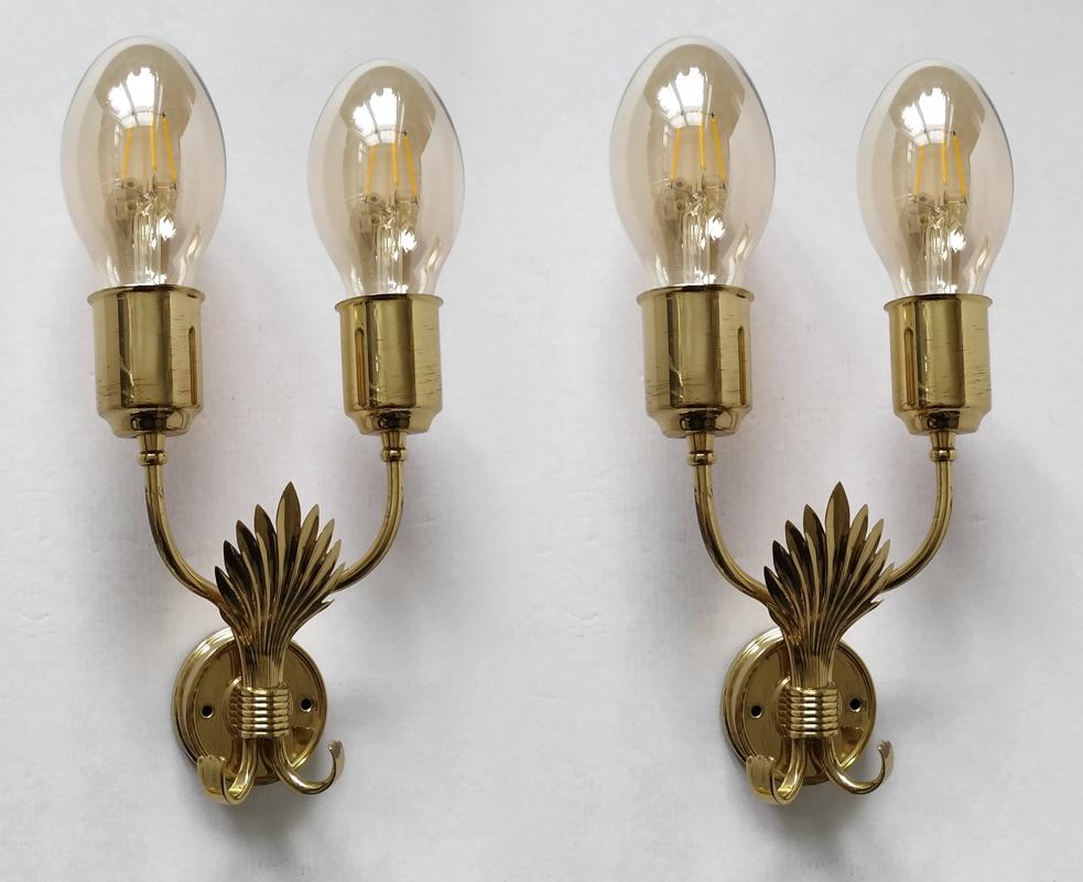 Mid-20th Century Pair of Italian Vintage Sculptural Brass Sconces Wall Lights, 1950s For Sale