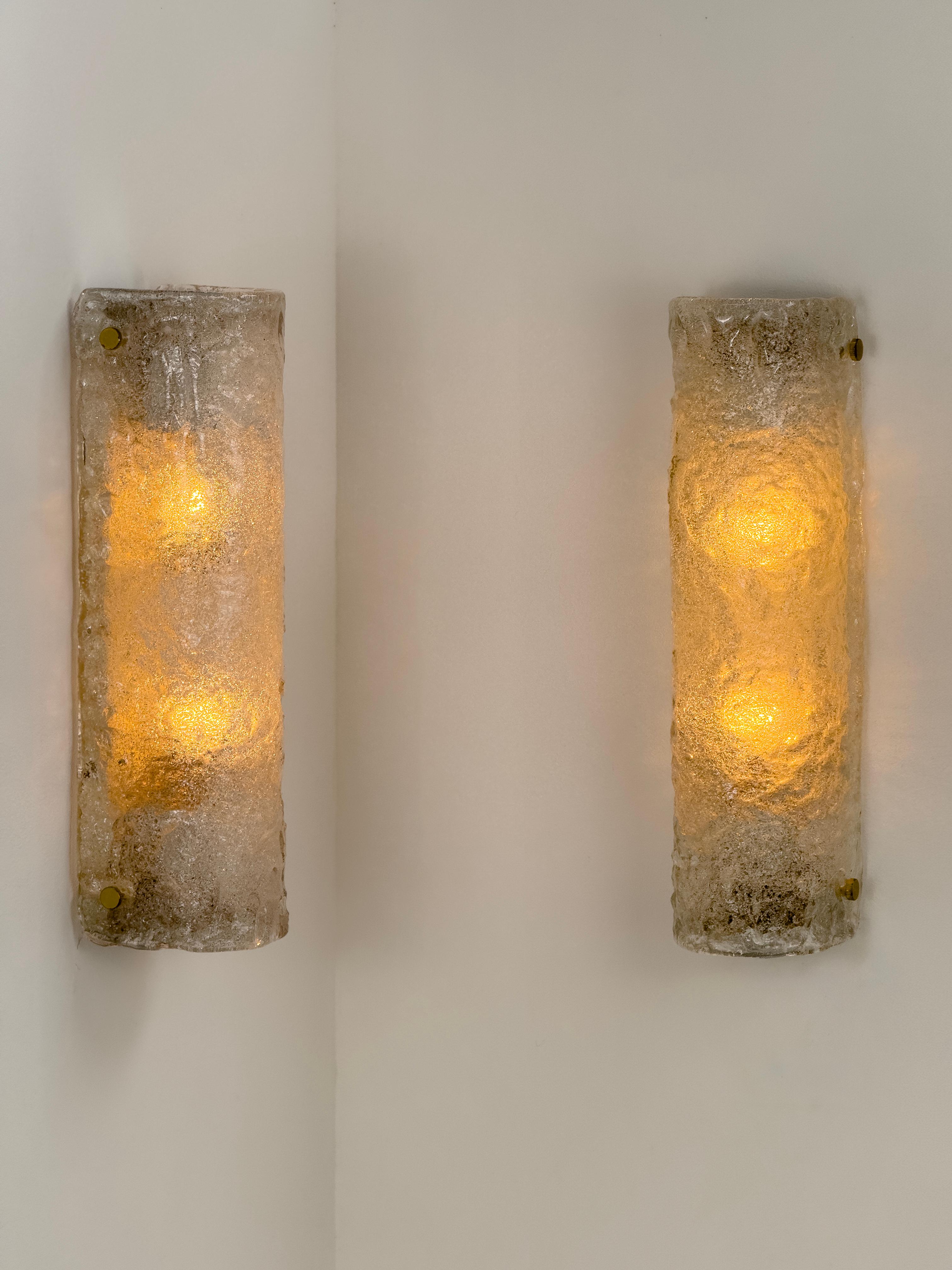 Pareja de Apliques de Pared Vintage Italianos - Vidrio Esmerilado Artesanal, 1960/70 en Bueno estado para la venta en Milano, IT