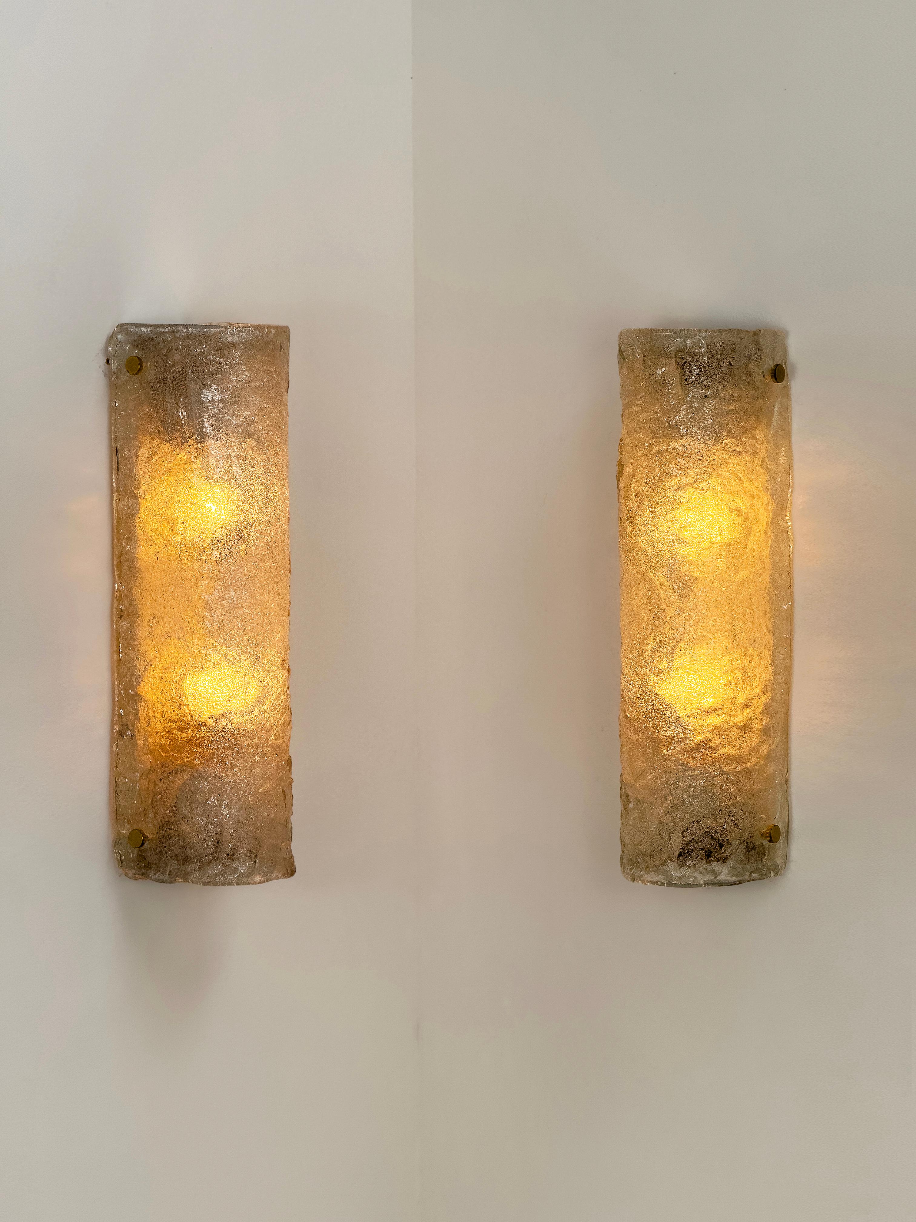 Pareja de Apliques de Pared Vintage Italianos - Vidrio Esmerilado Artesanal, 1960/70 en venta 1