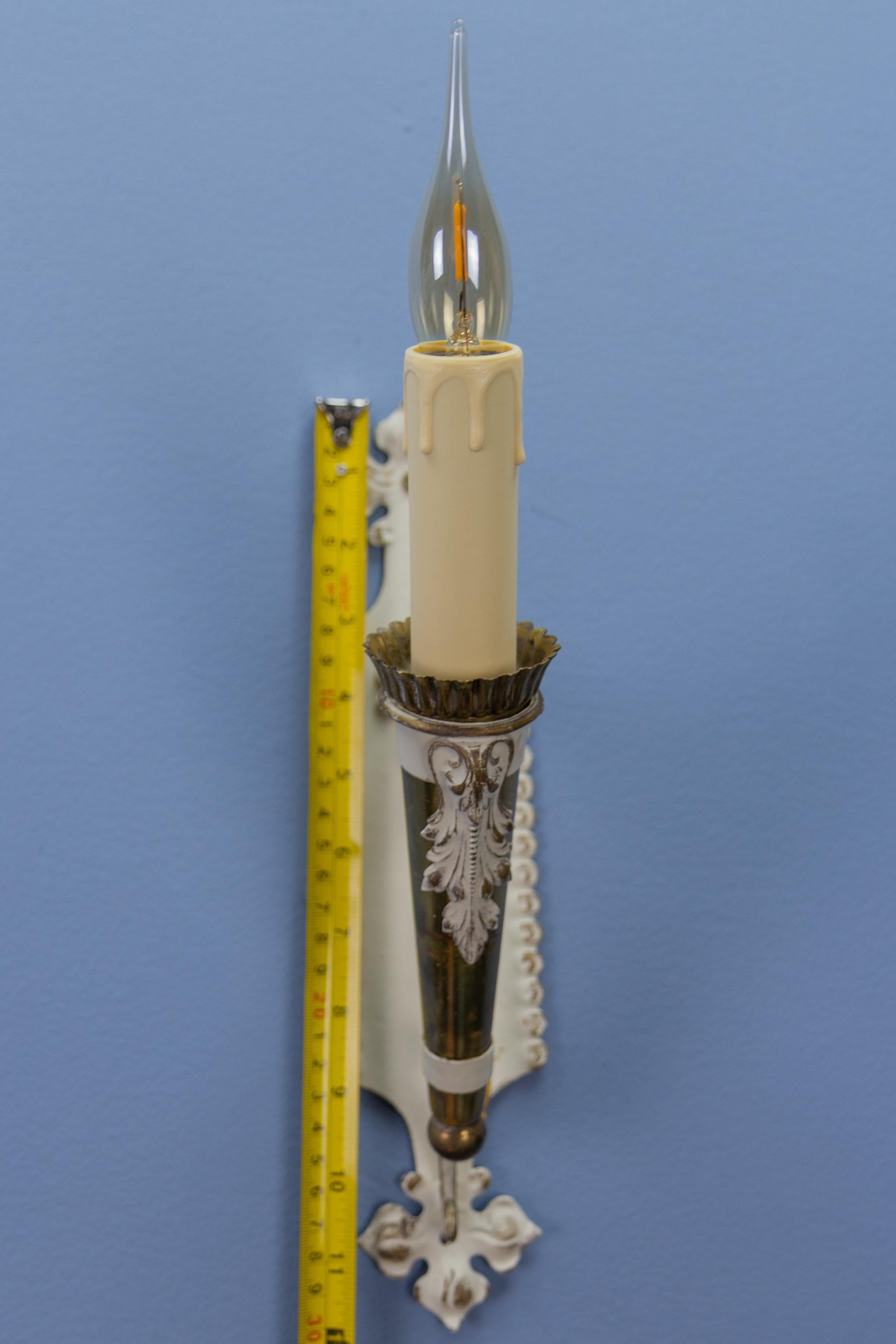 Pair of Italian Vintage White and Golden Metal Torch Shaped Wall Sconces, 1950s For Sale 7