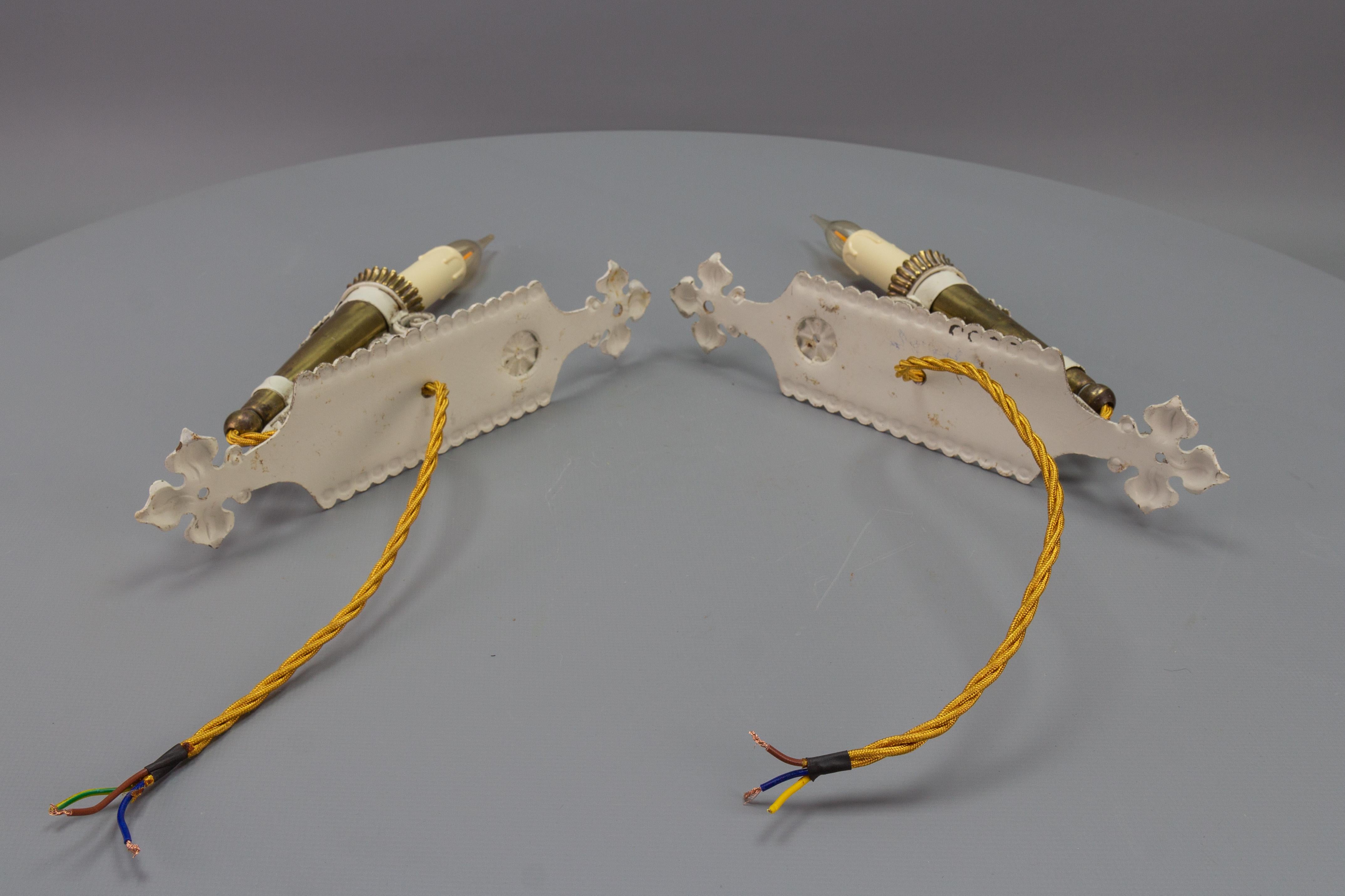 Pair of Italian Vintage White and Golden Metal Torch Shaped Wall Sconces, 1950s For Sale 3