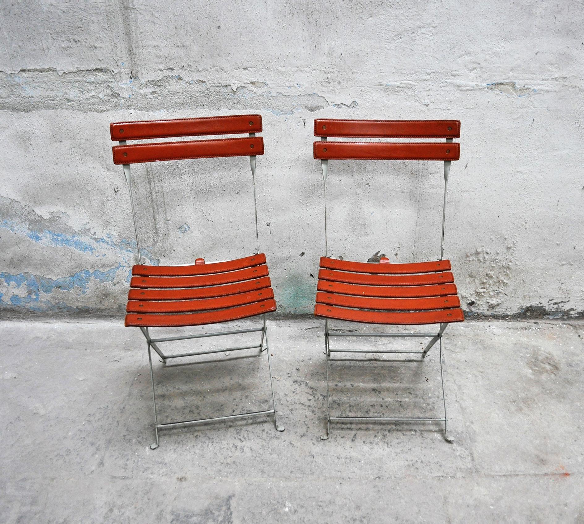 Pair of table chairs with metal frame and leather details.
Designer Marco Zanuso
Manufacturer Zanotta
1970s.