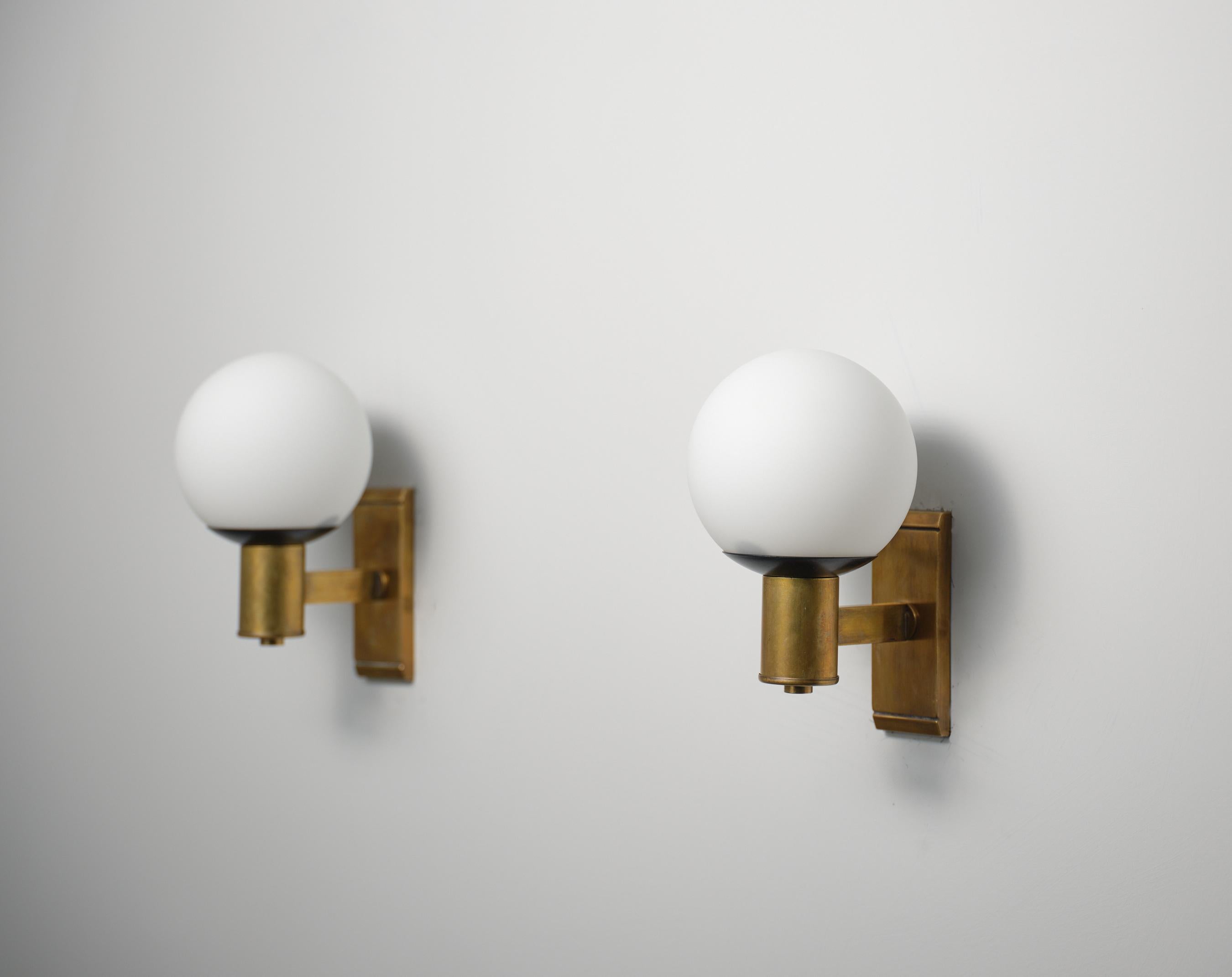 Metal Pair of Italian Wall Lamps in Brass and Opaline Glass, 1950s For Sale