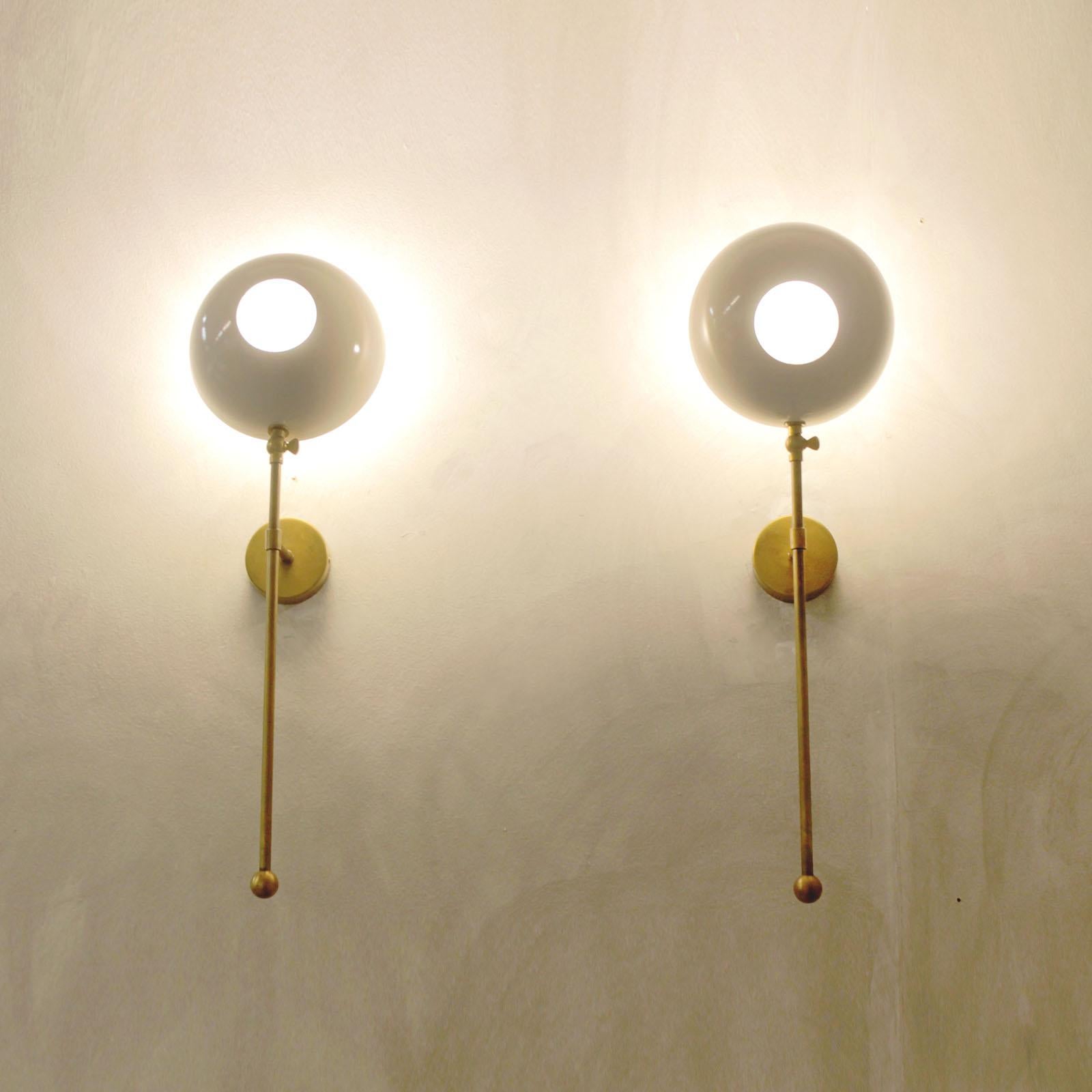 Lacquered Pair of Italian Wall Lights, Brass and Ivory Lacquer, Stilnovo Style For Sale