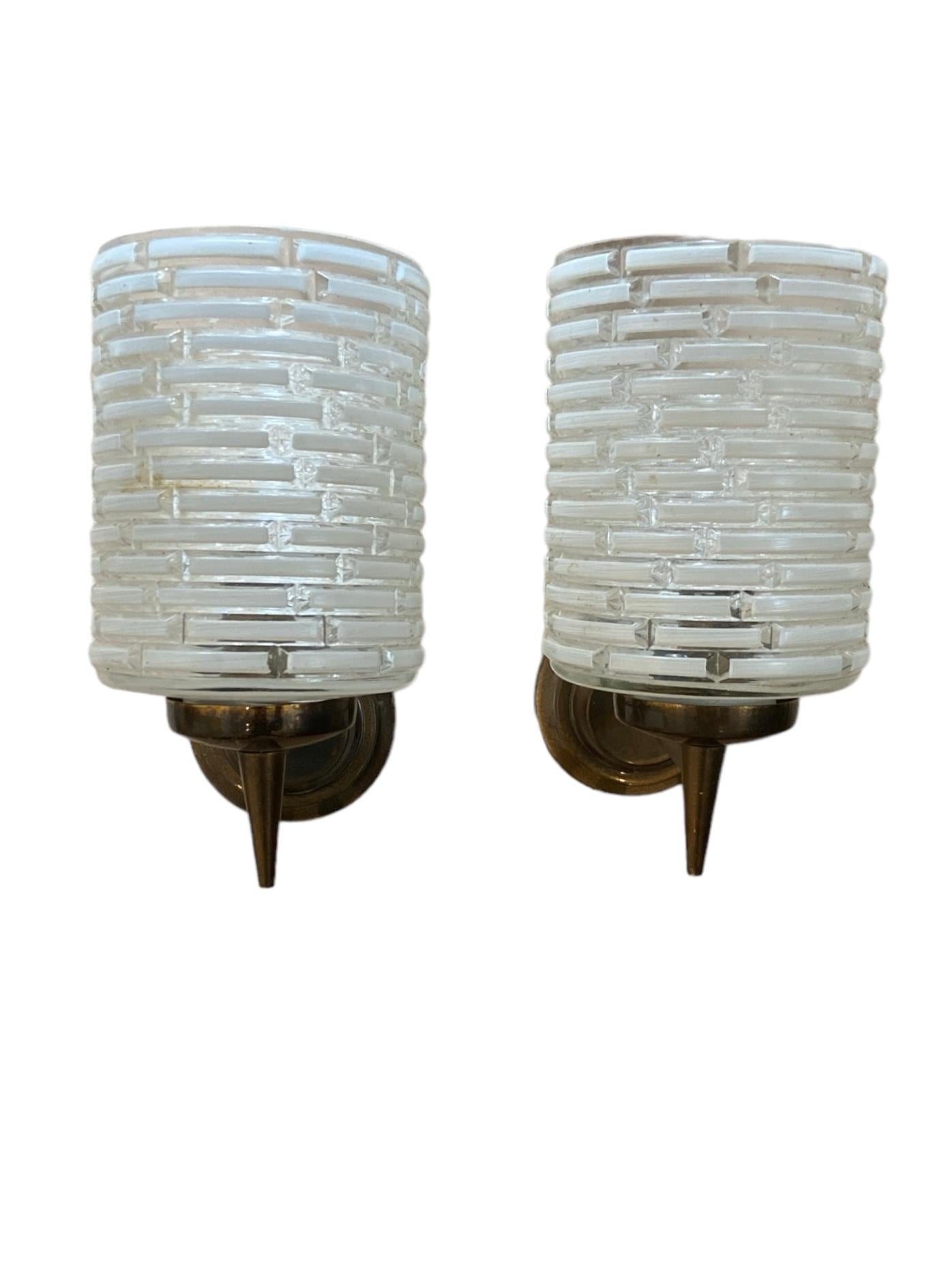 Mid-Century Modern Pair of Italian wall lights For Sale