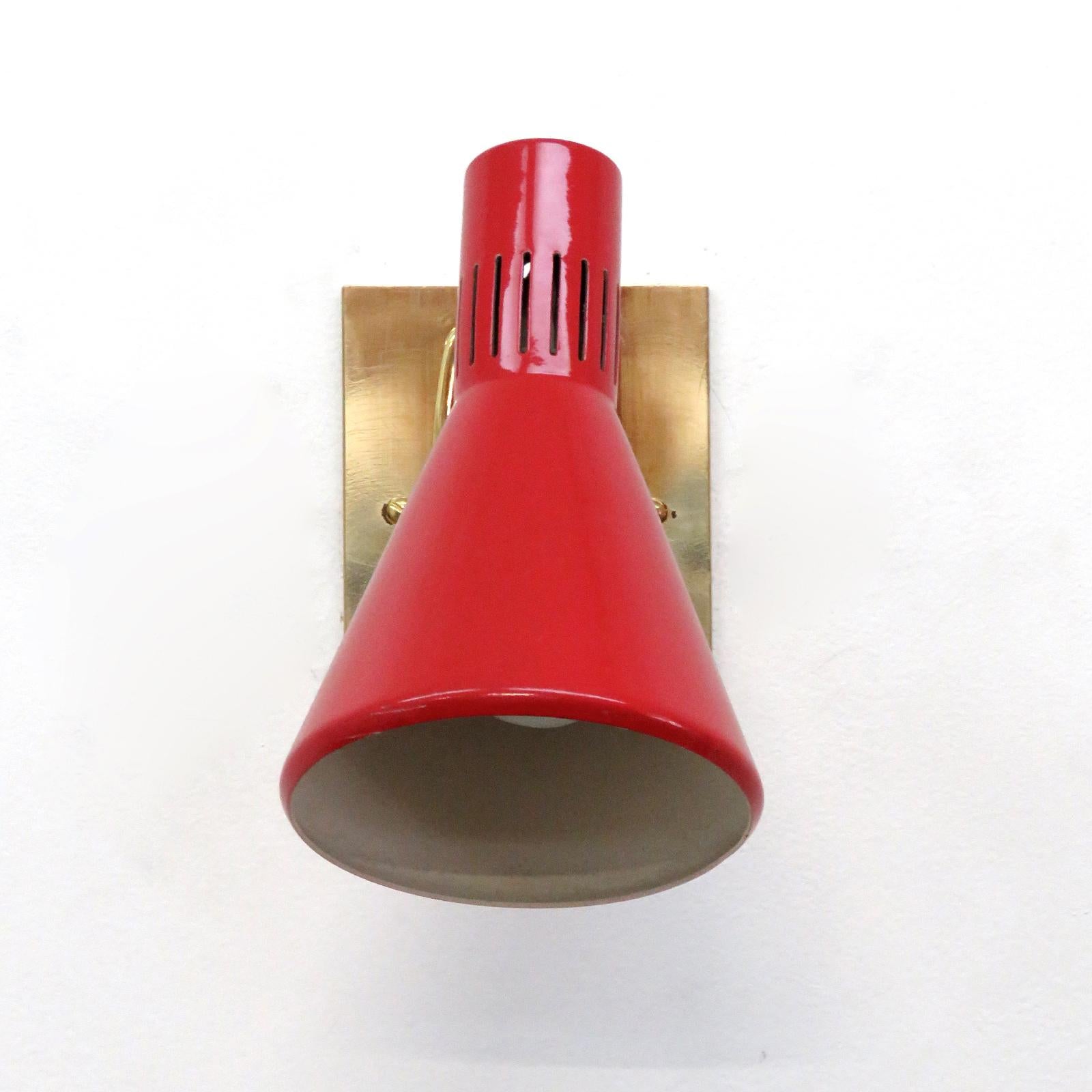 Paire de lampes murales italiennes modèle 2085 par Stilnovo, 1950 Bon état - En vente à Los Angeles, CA