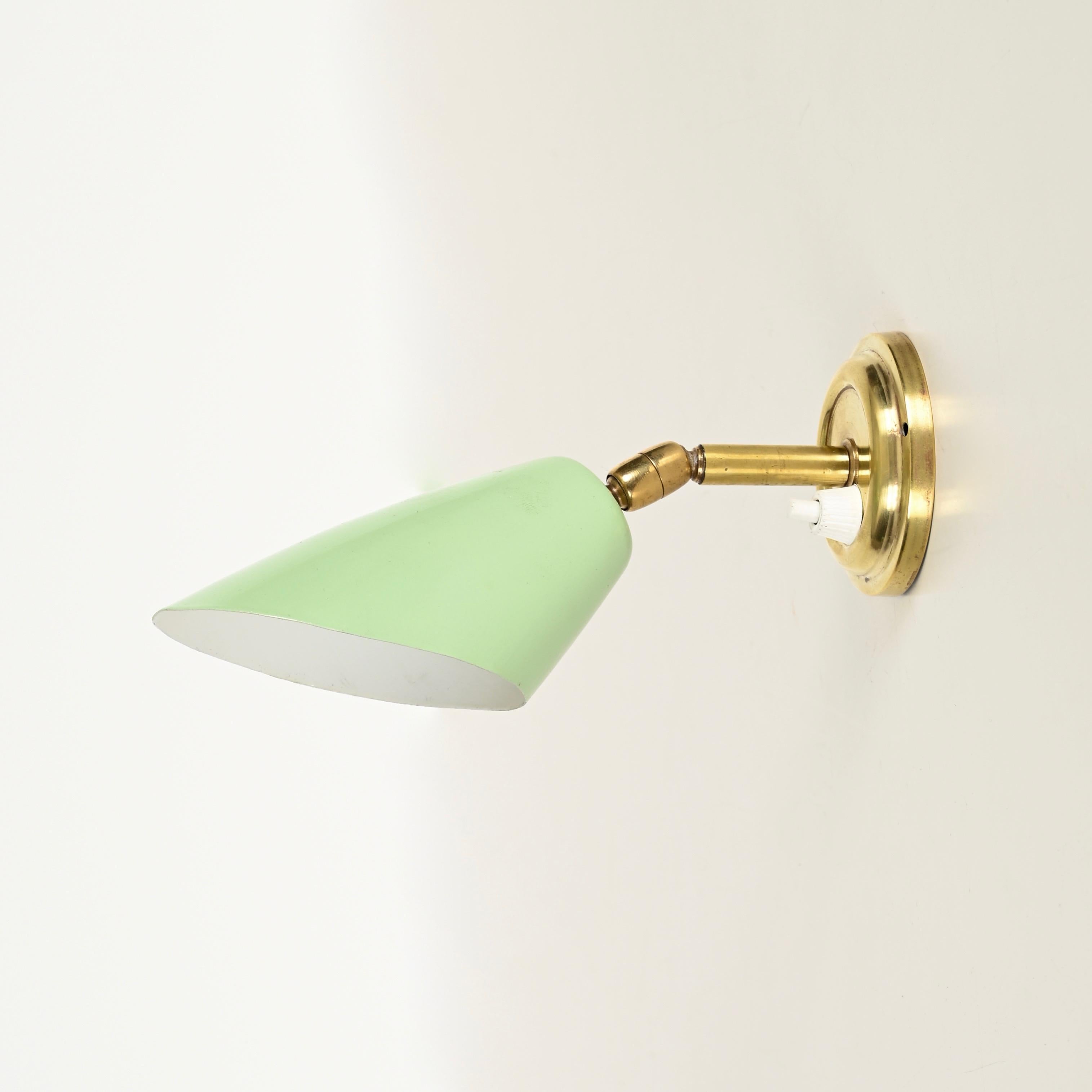 Pair of Italian Wall Lights Sconces in Brass and Green Metal by G. Ostuni, 1950s in vendita 2