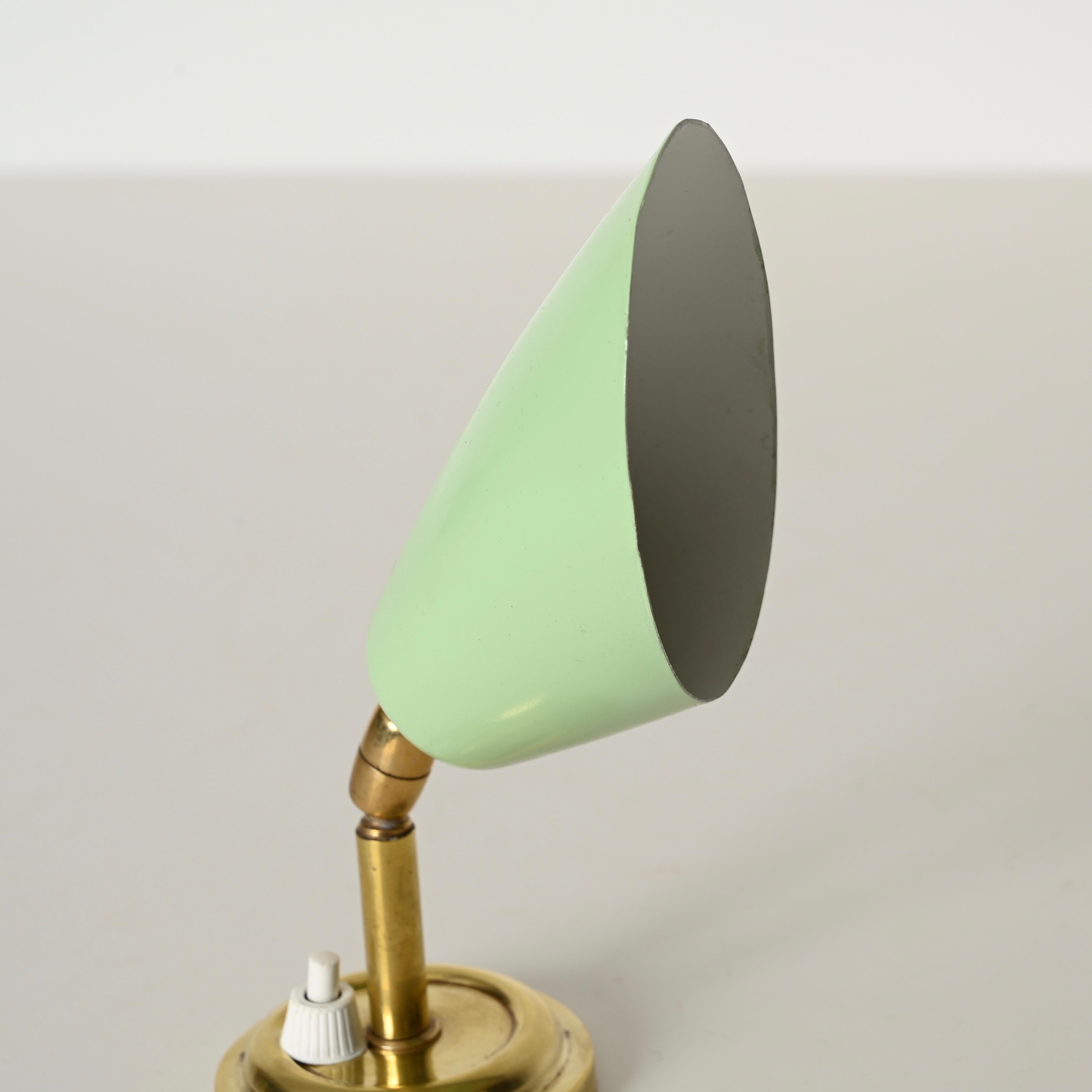Pair of Italian Wall Lights Sconces in Brass and Green Metal by G. Ostuni, 1950s in vendita 5