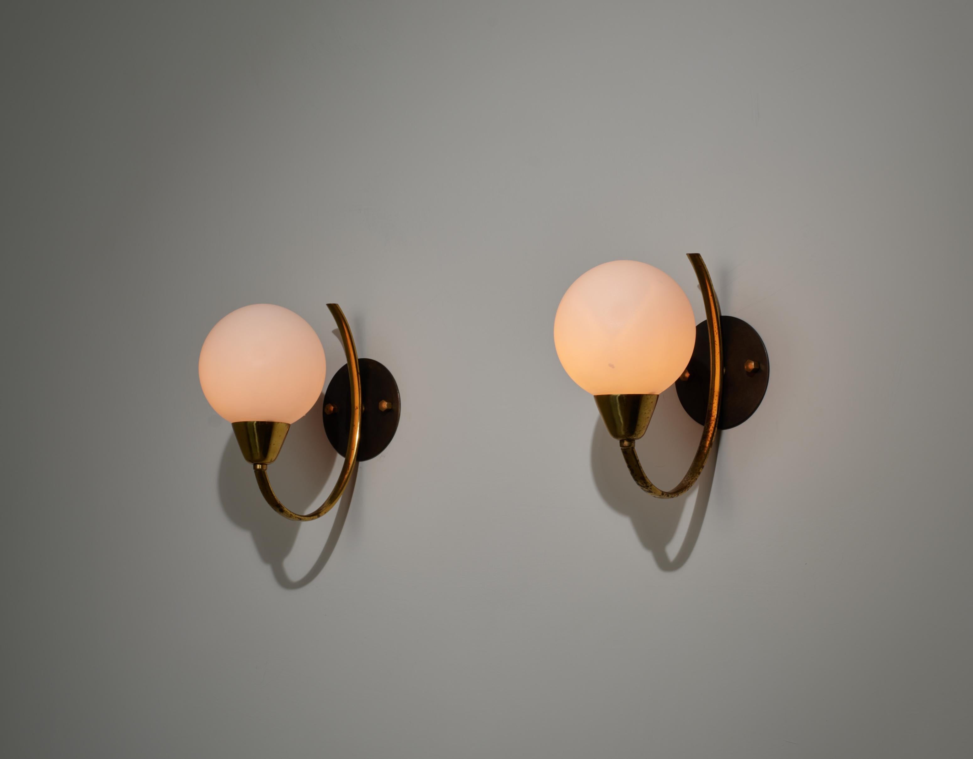 Pair of Italian Wall Sconces in Brass and Burnished Steel with Opaline Glass 3