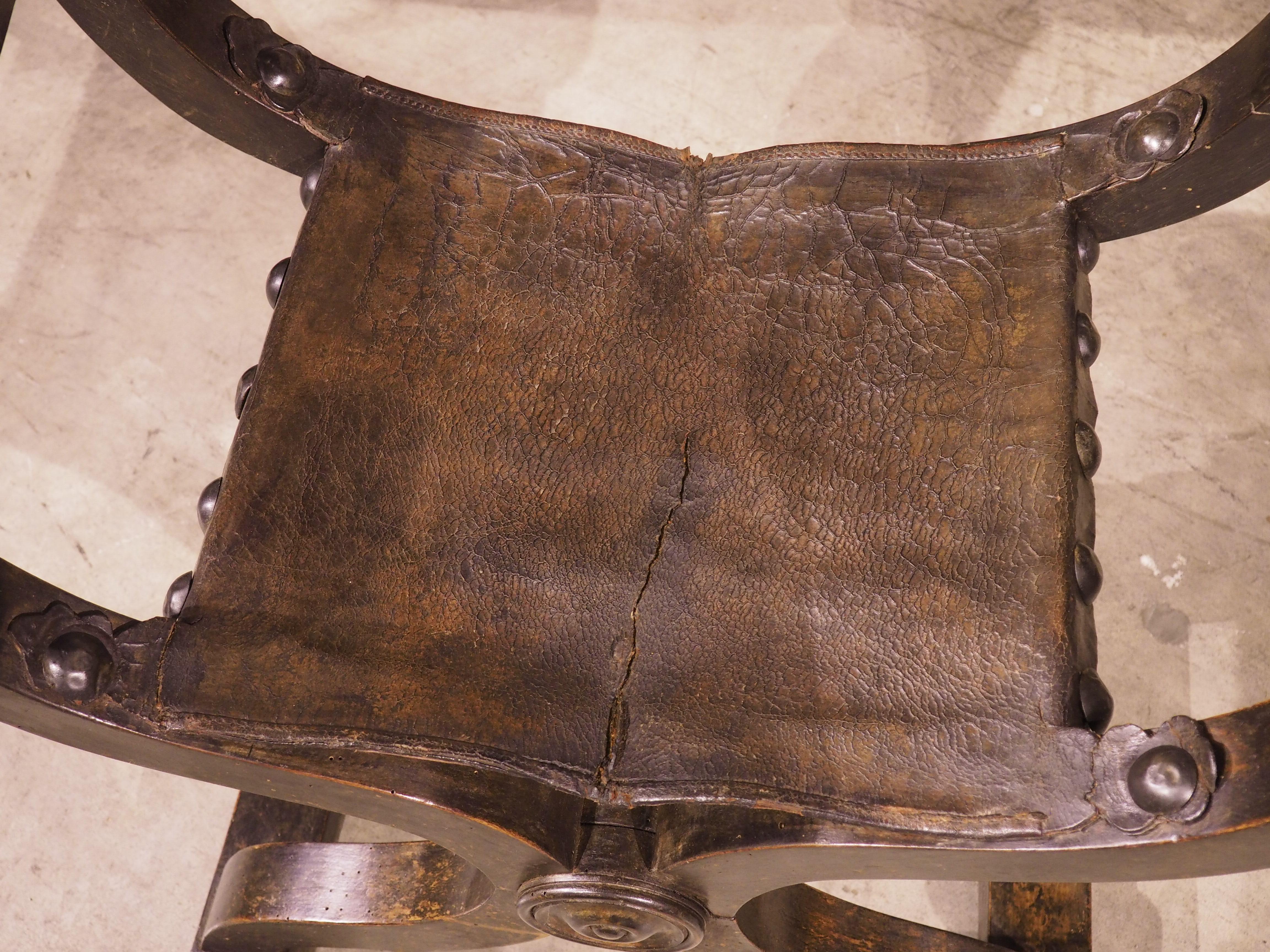 Pair of Italian Walnut and Leather Sedia del Campo Savonarola Chairs, Circa 1800 5