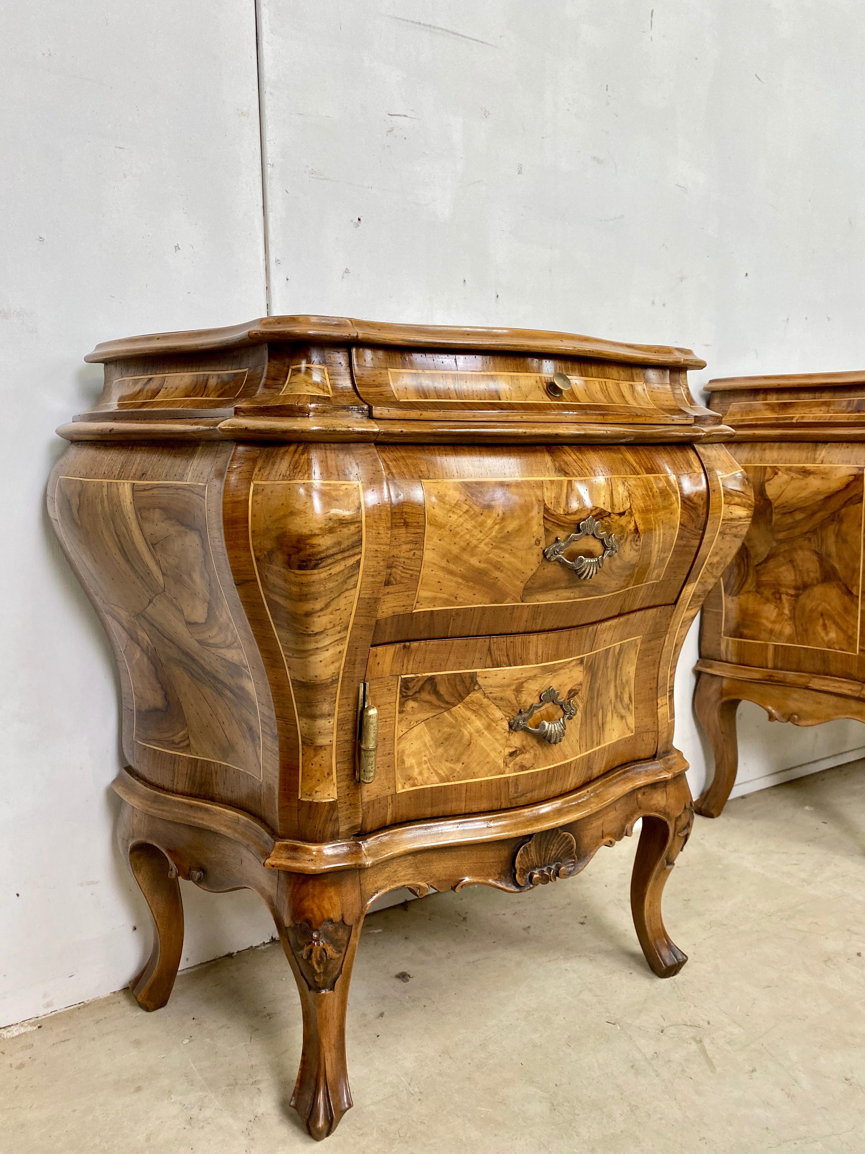 19th Century Pair of Italian Walnut Commodes For Sale